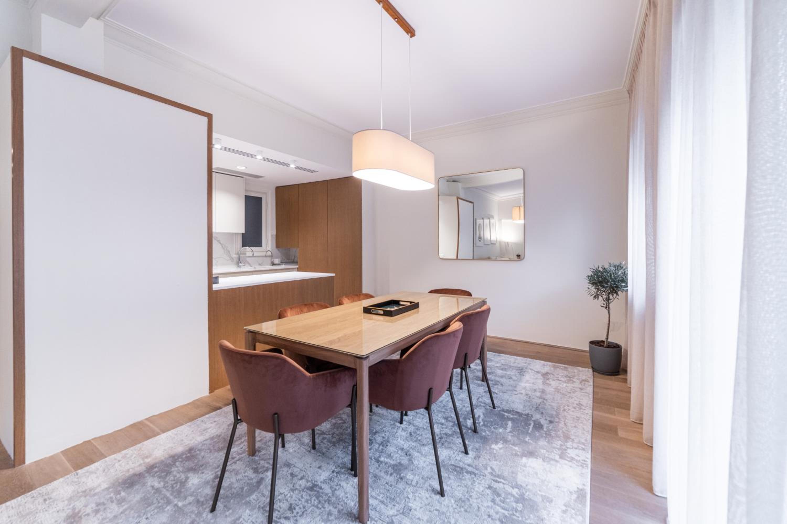 Three-Bedroom Apartment with Balcony photo 2