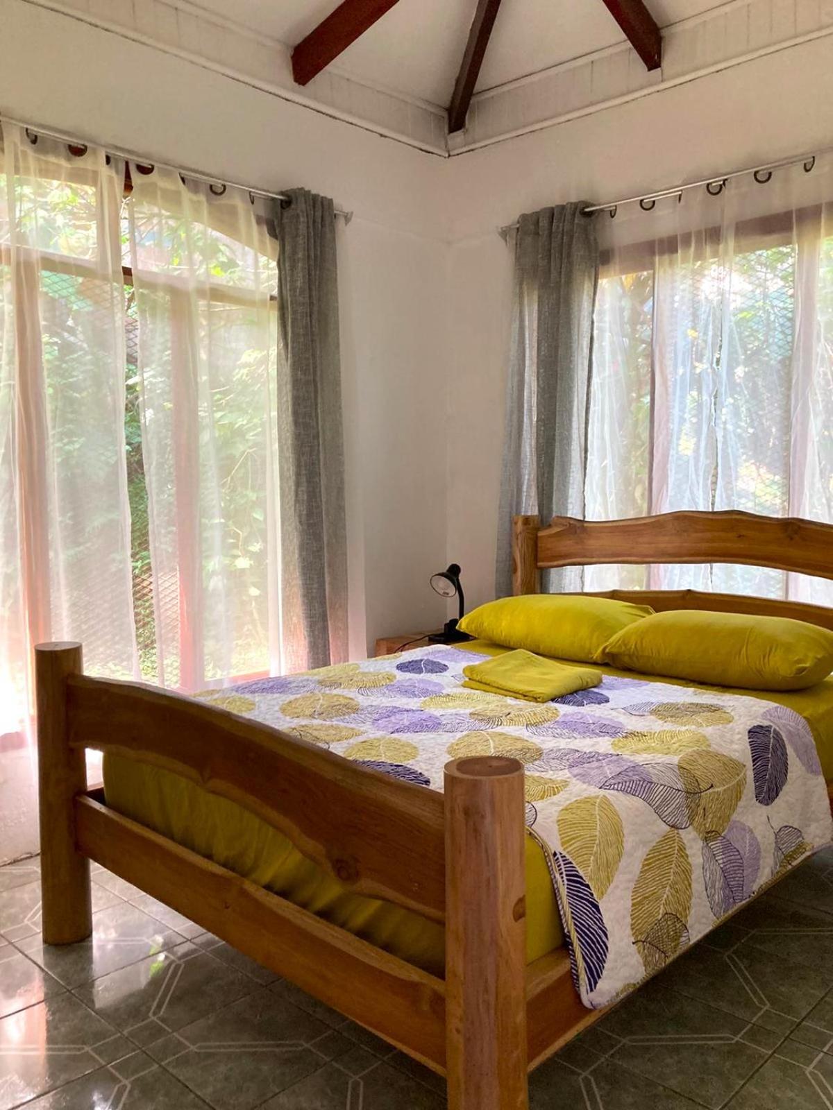 Three-Bedroom House - Photo 3
