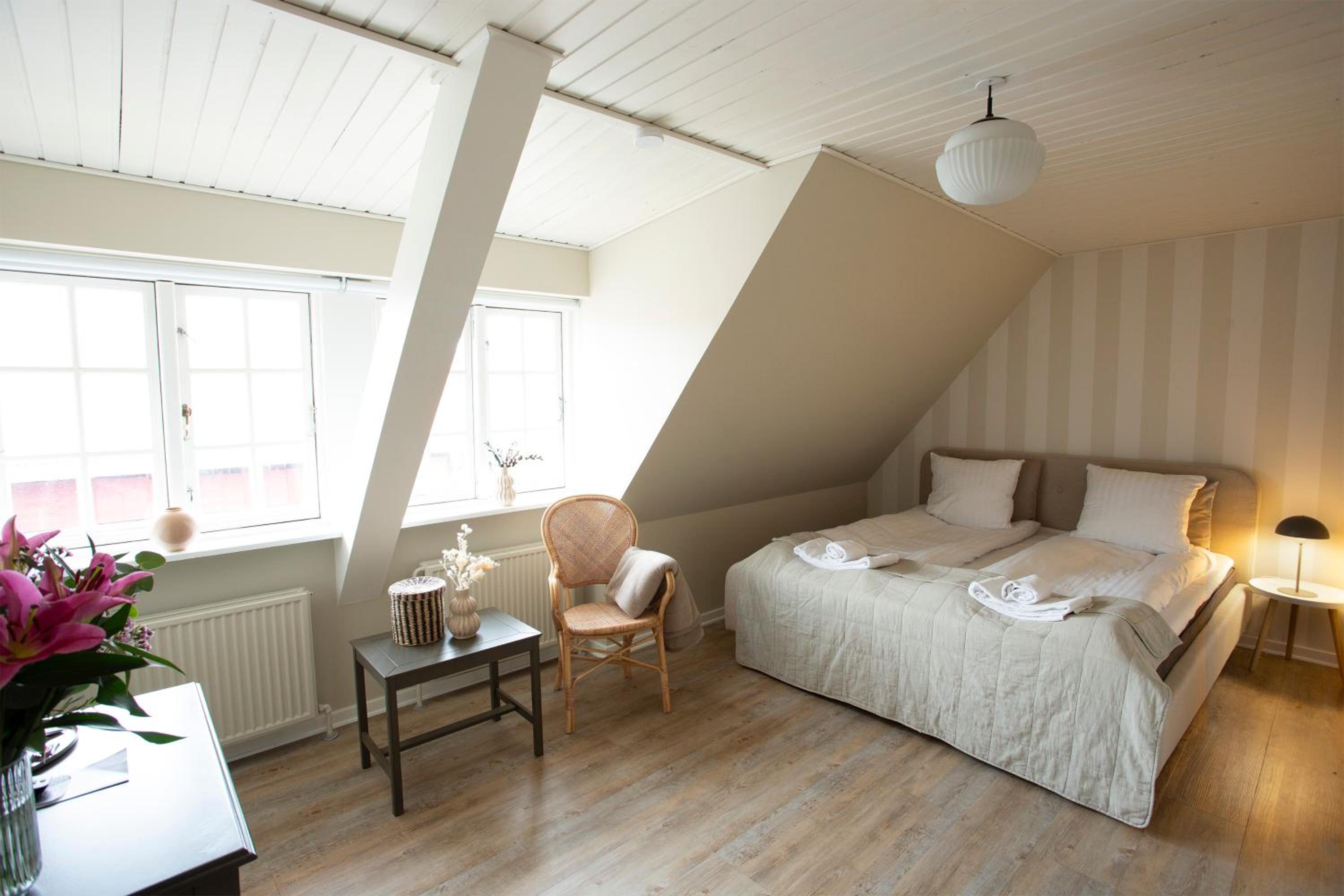 Standard Double Room - Photo 3