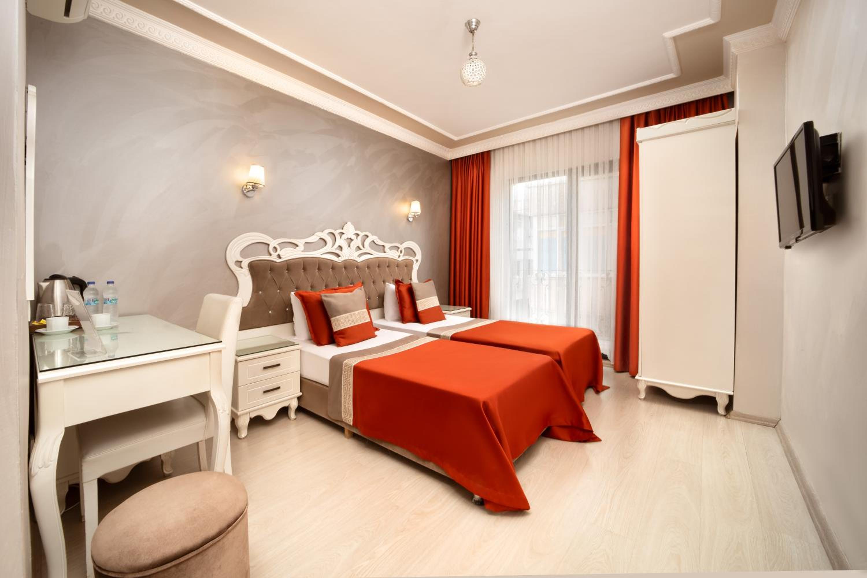 Deluxe Double or Twin Room photo 1
