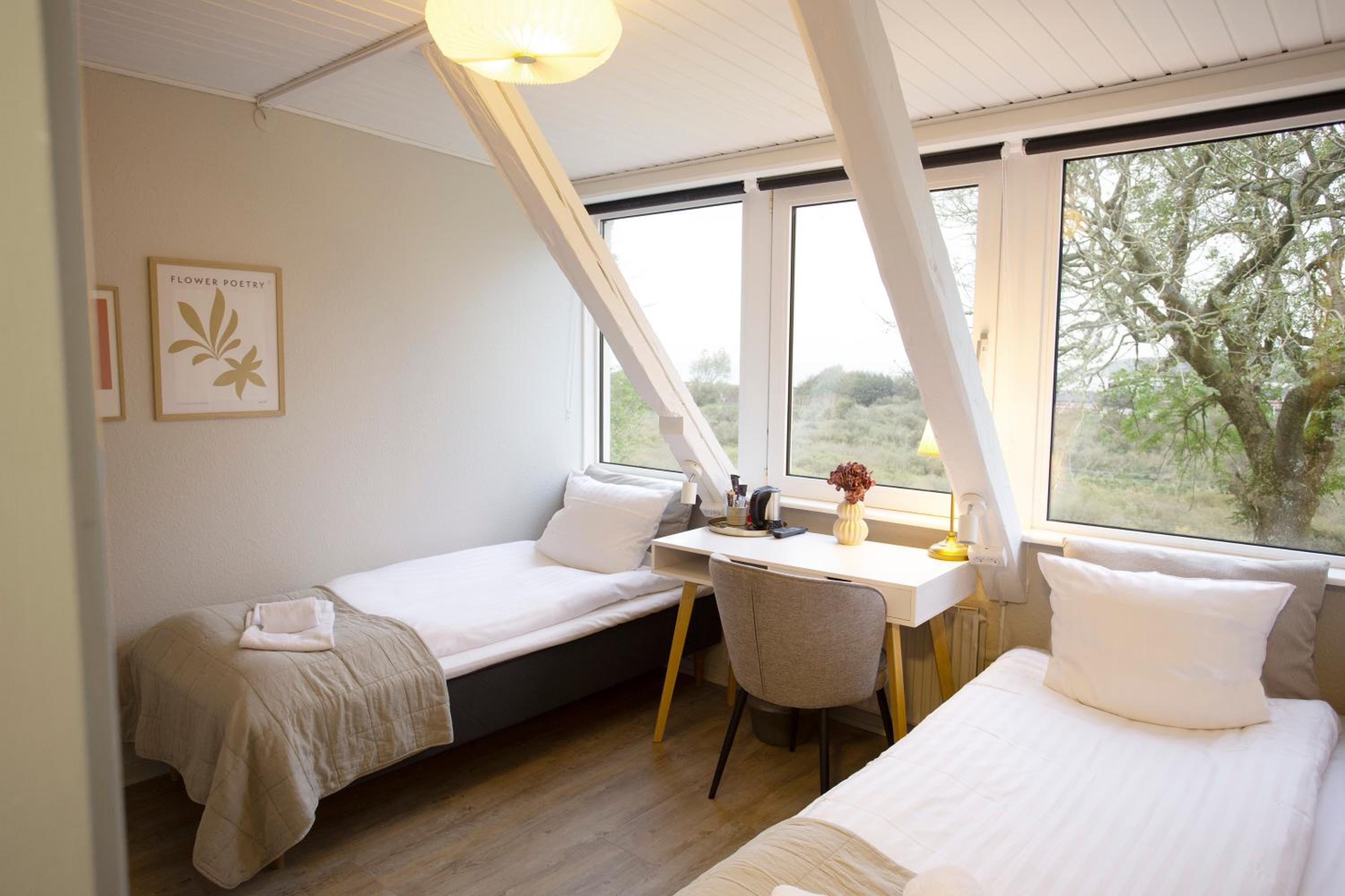 Twin Room - Photo 1