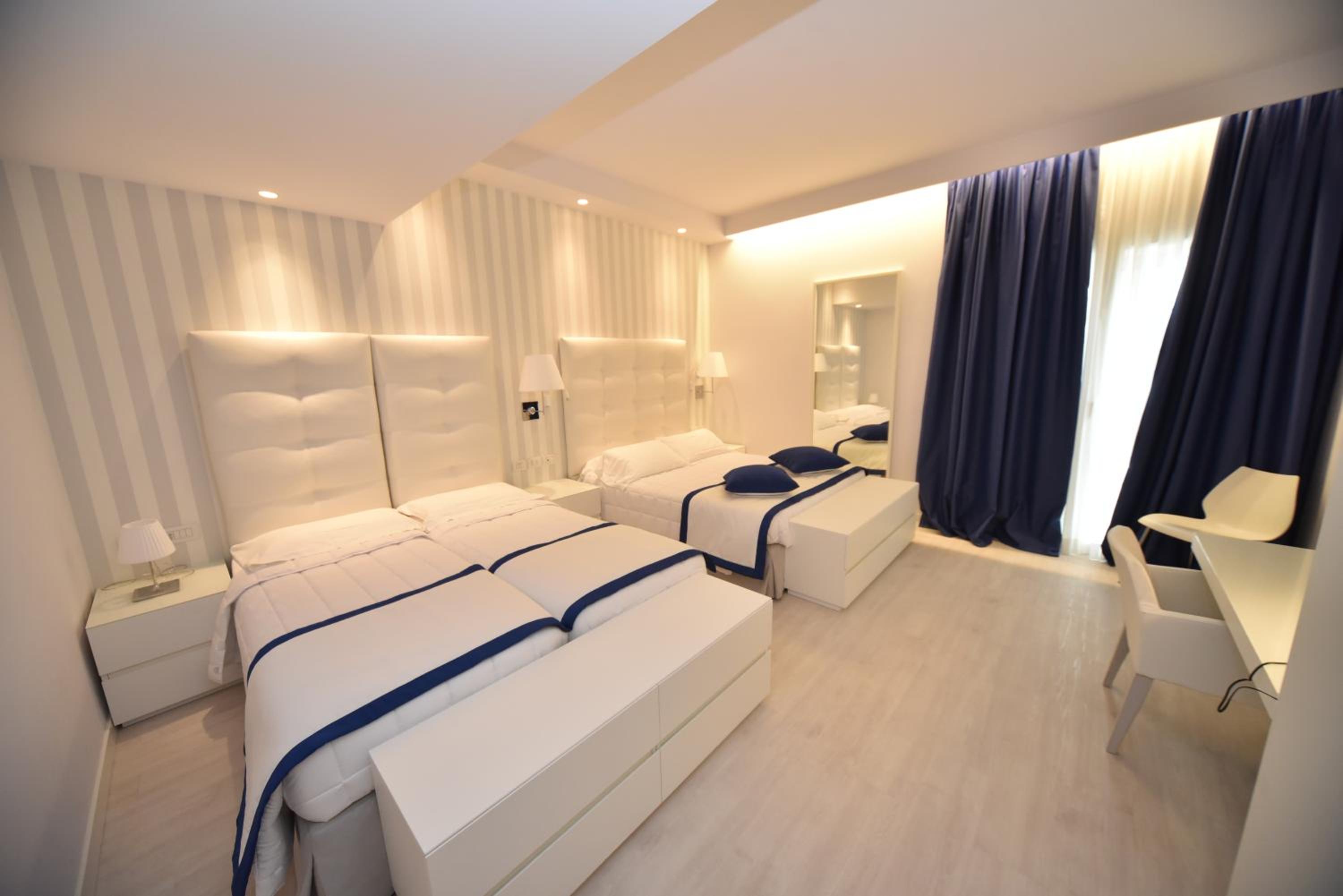 Quadruple Room - Photo 3