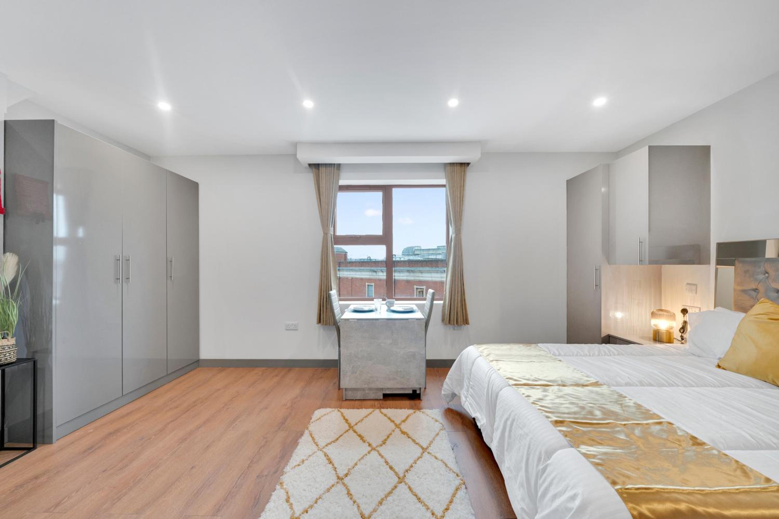 Apartment photo 2