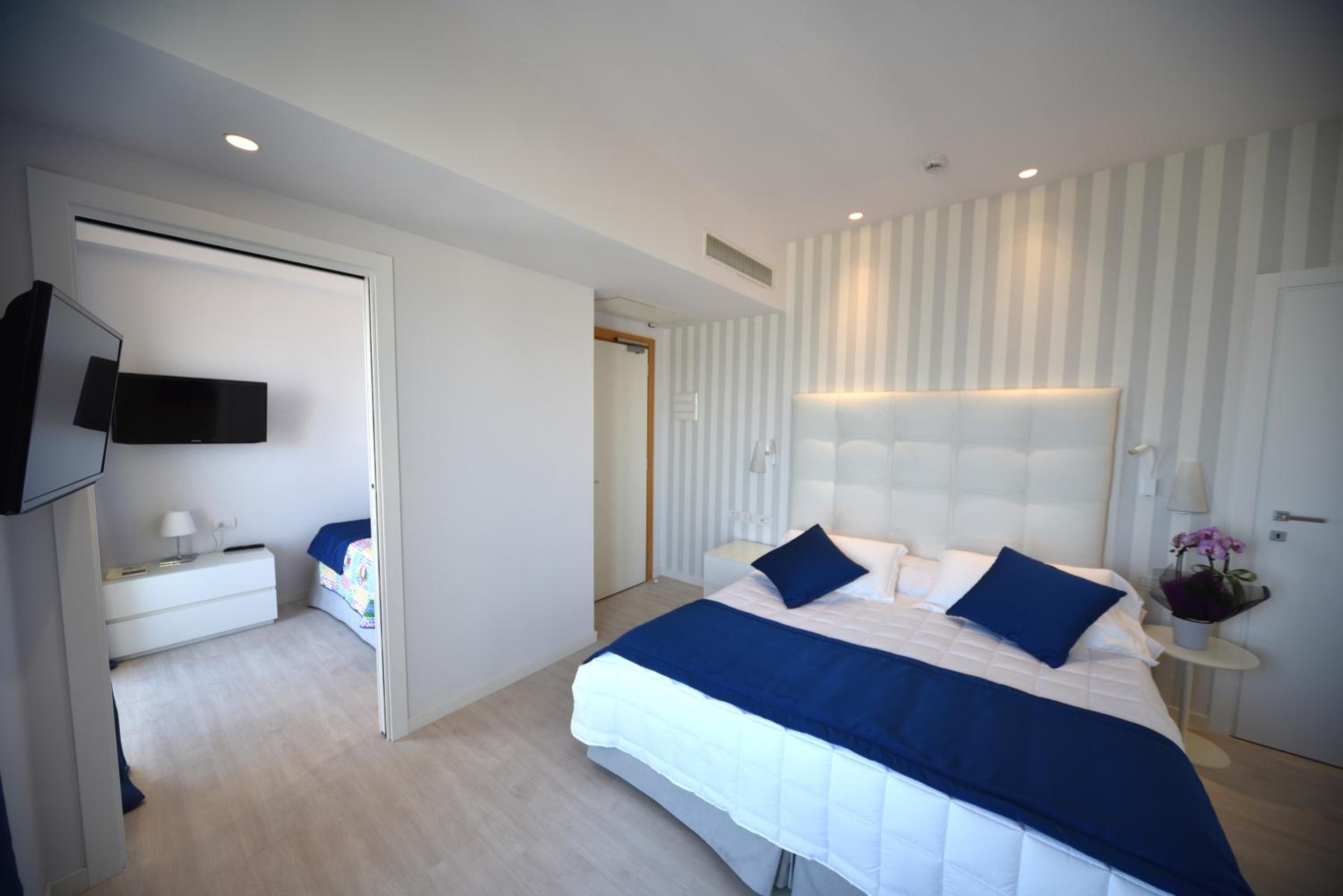 Sea Front Family Room  - Photo 2