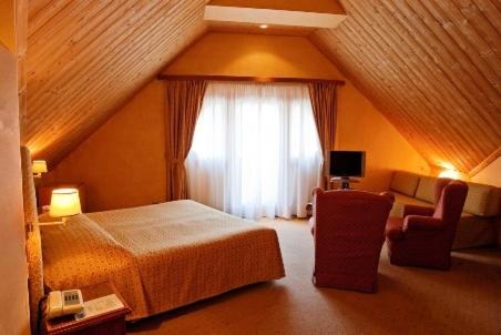 Large Double Room - Photo 4