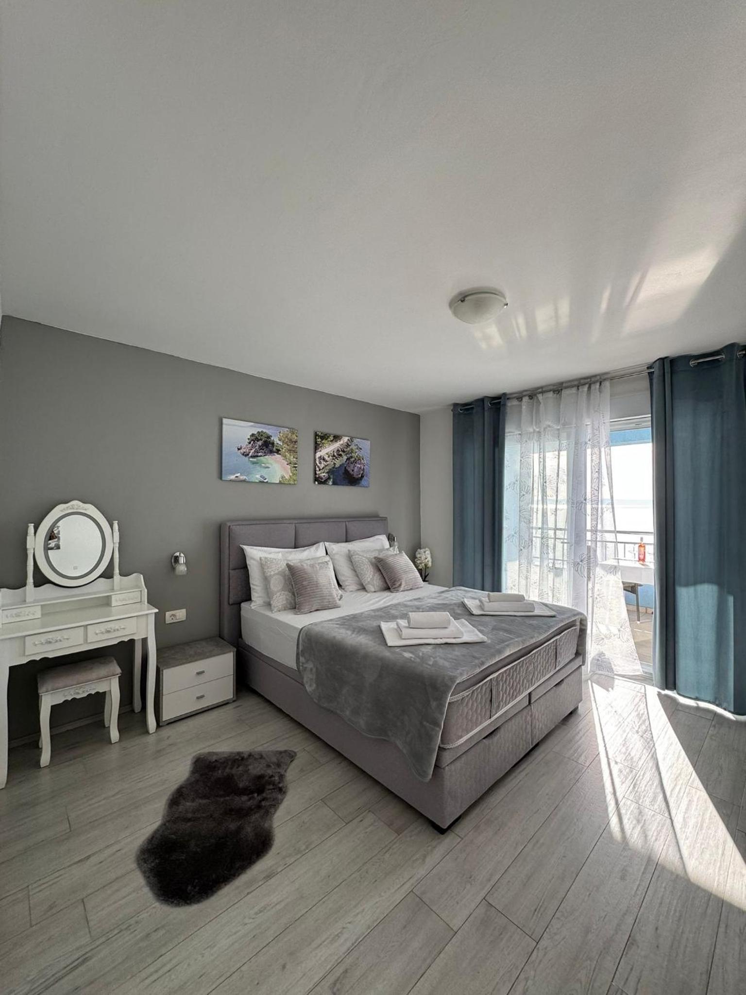 Studio Apartment photo 2