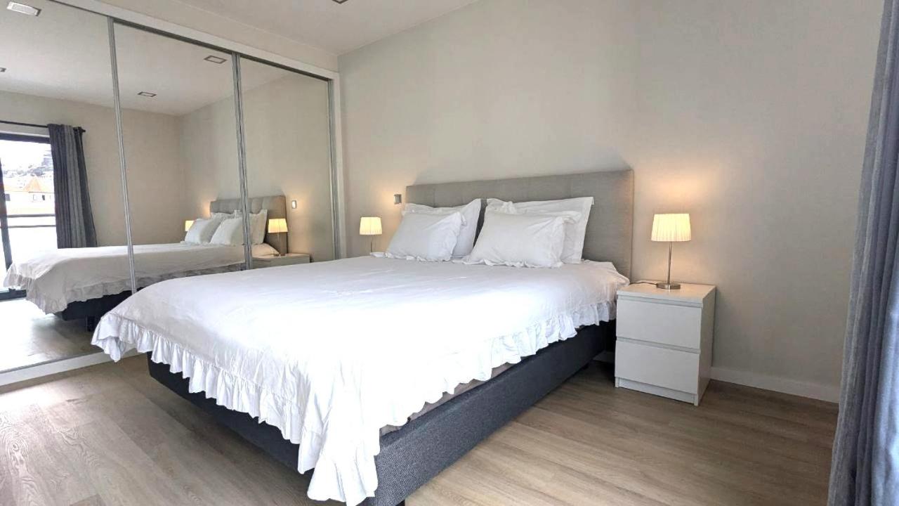 Deluxe One-Bedroom Apartment with City View