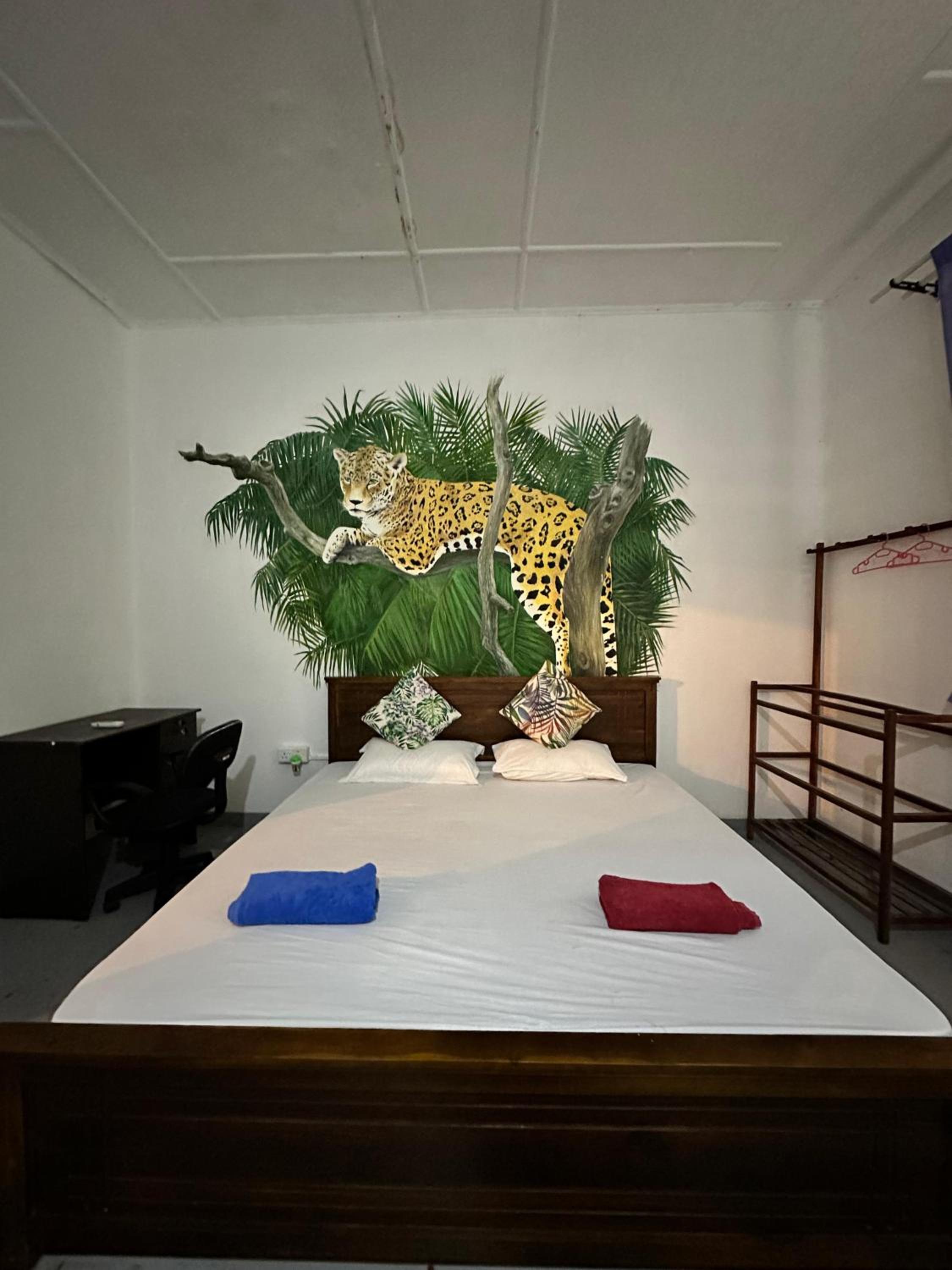 Deluxe King Room photo 3