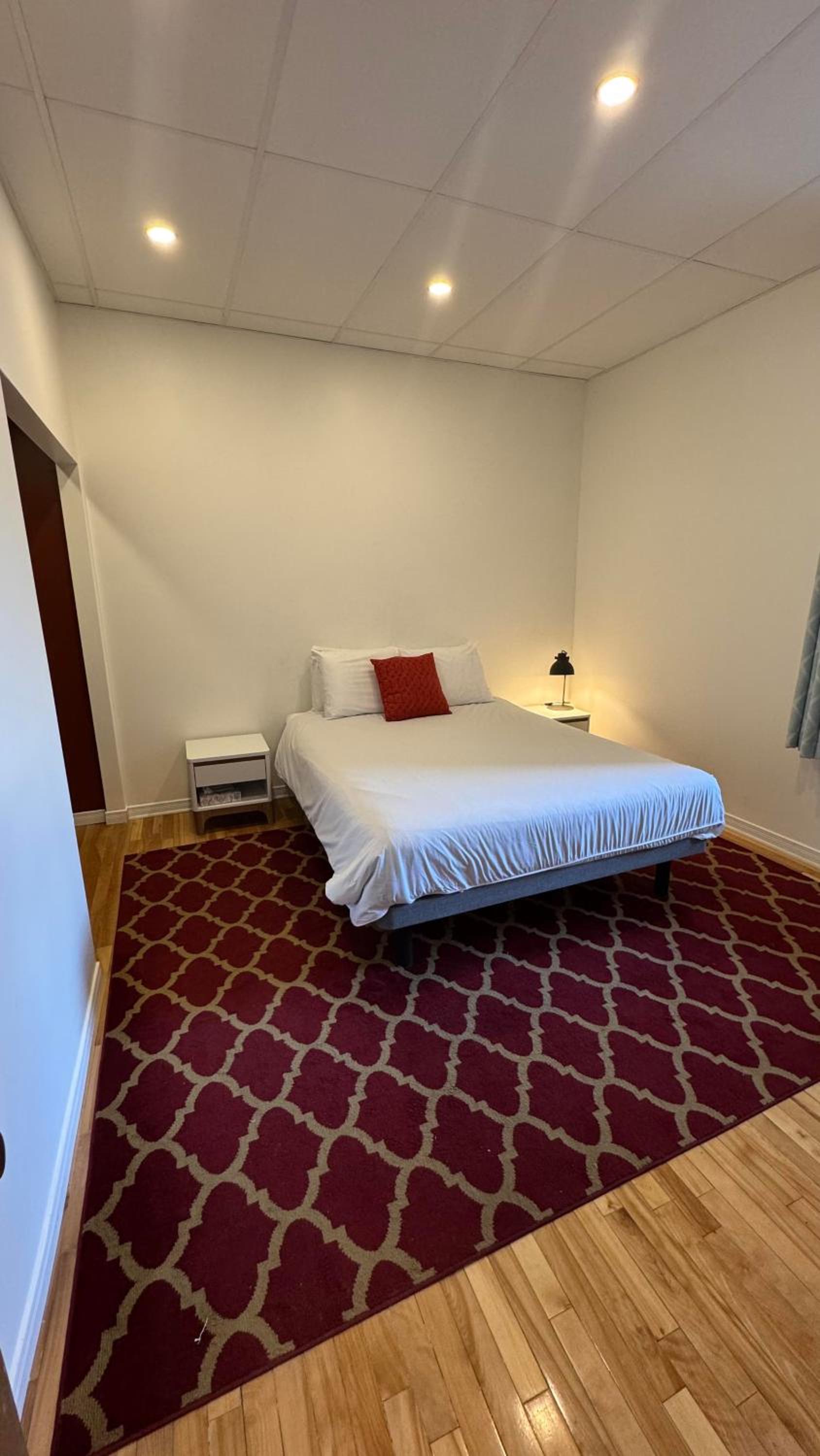 One-Bedroom Apartment thumbnail 5