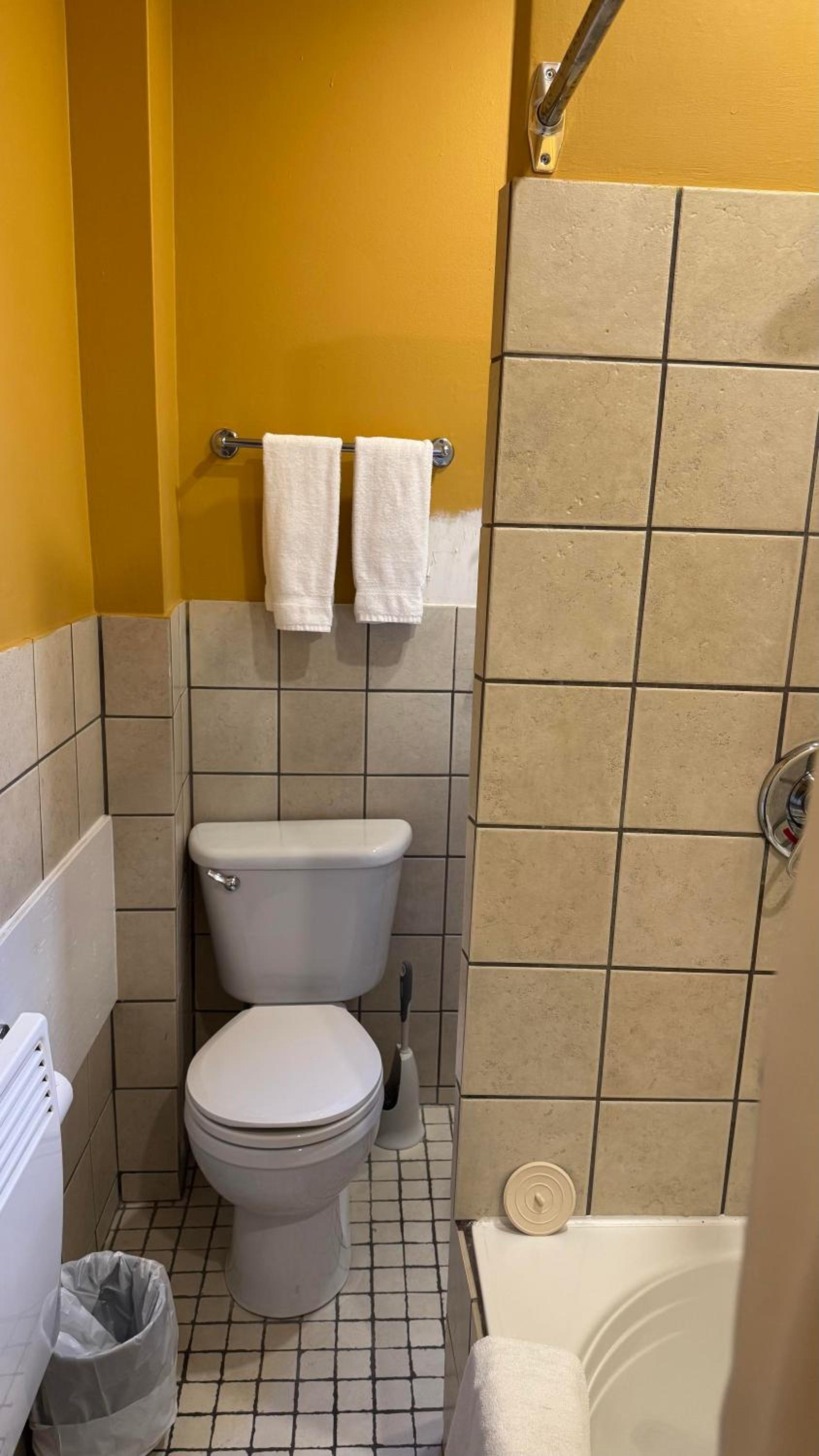 One-Bedroom Apartment thumbnail 5