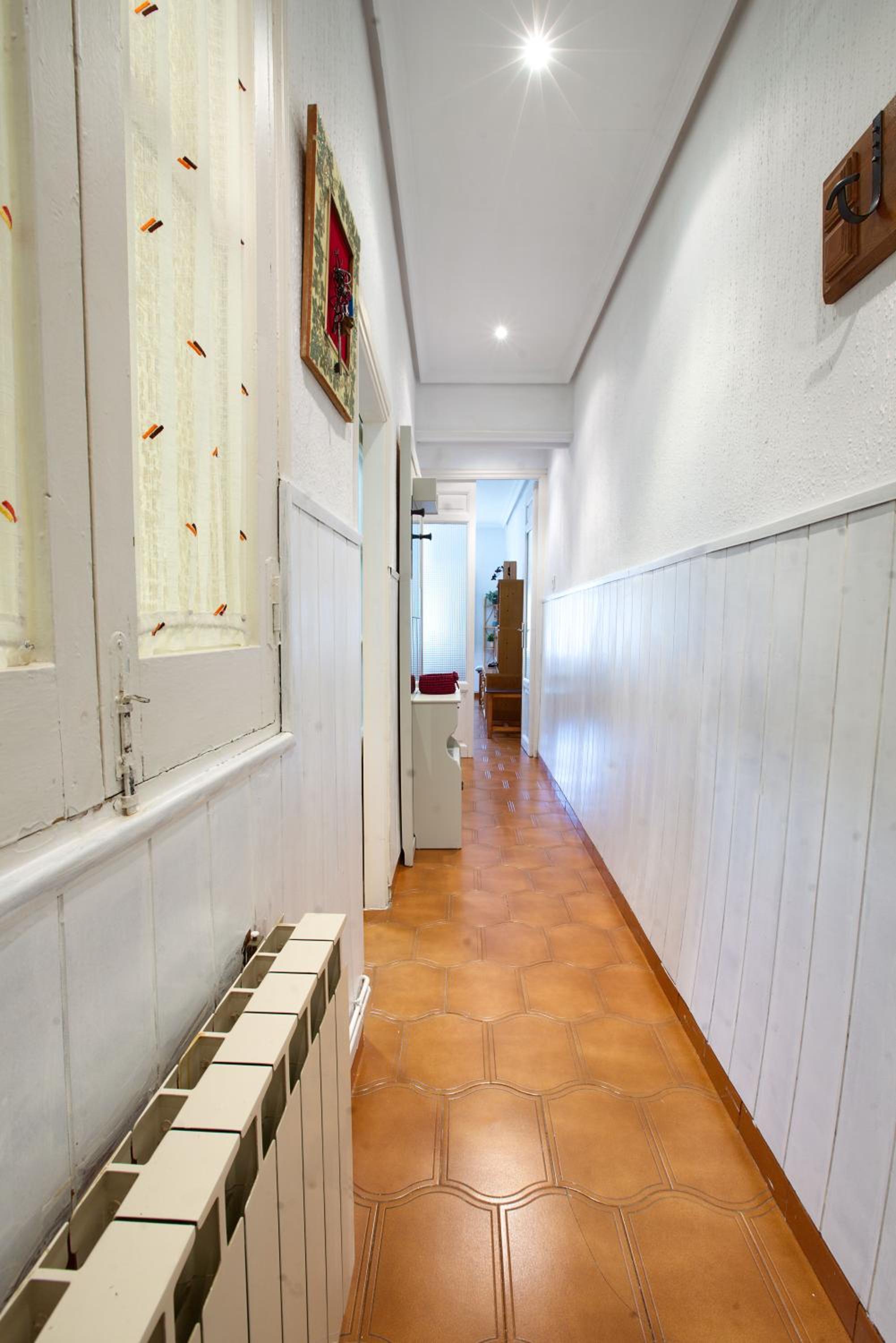 Three-Bedroom Apartment With Mountain View photo 2