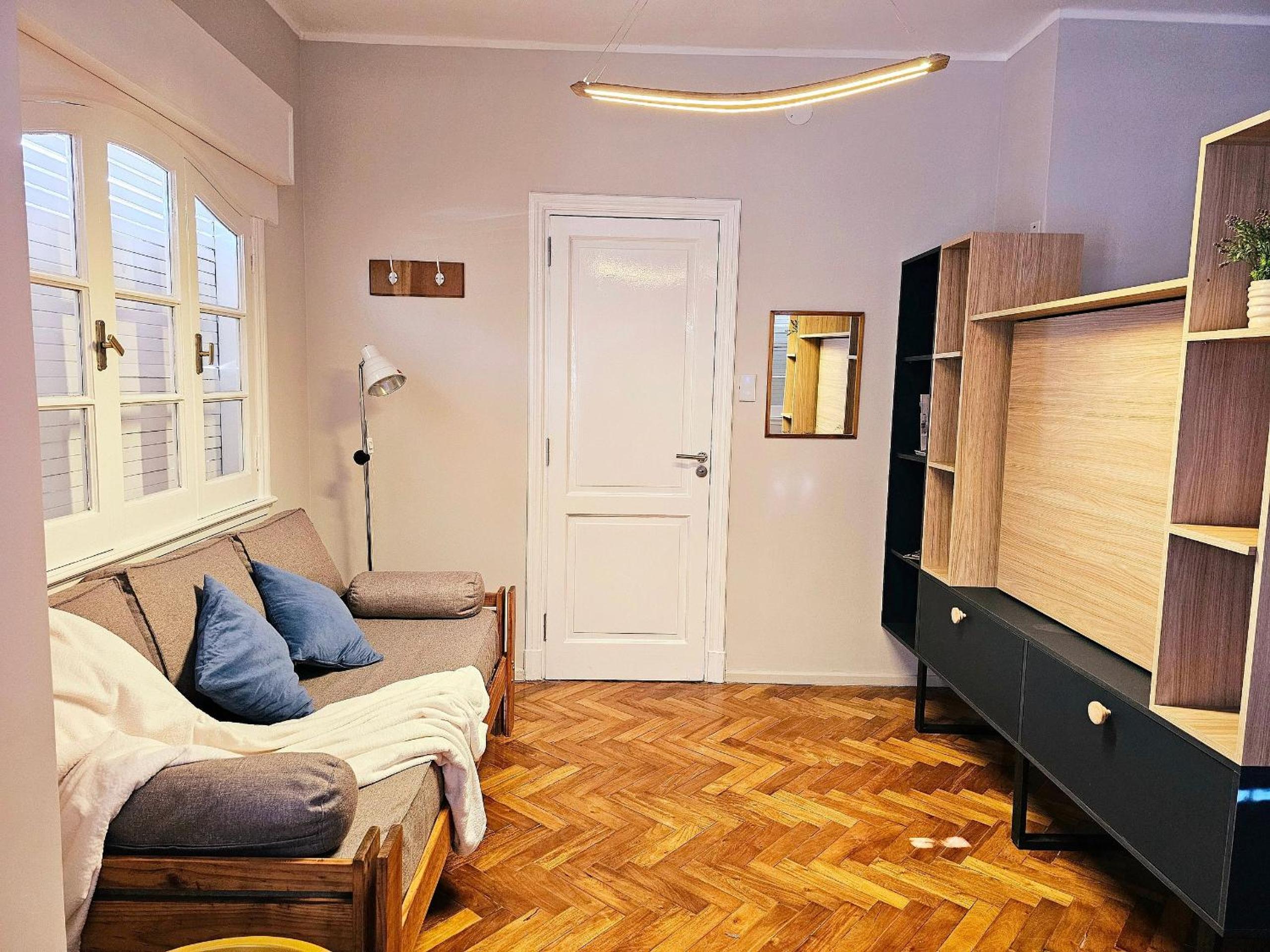 One-Bedroom Apartment photo 2