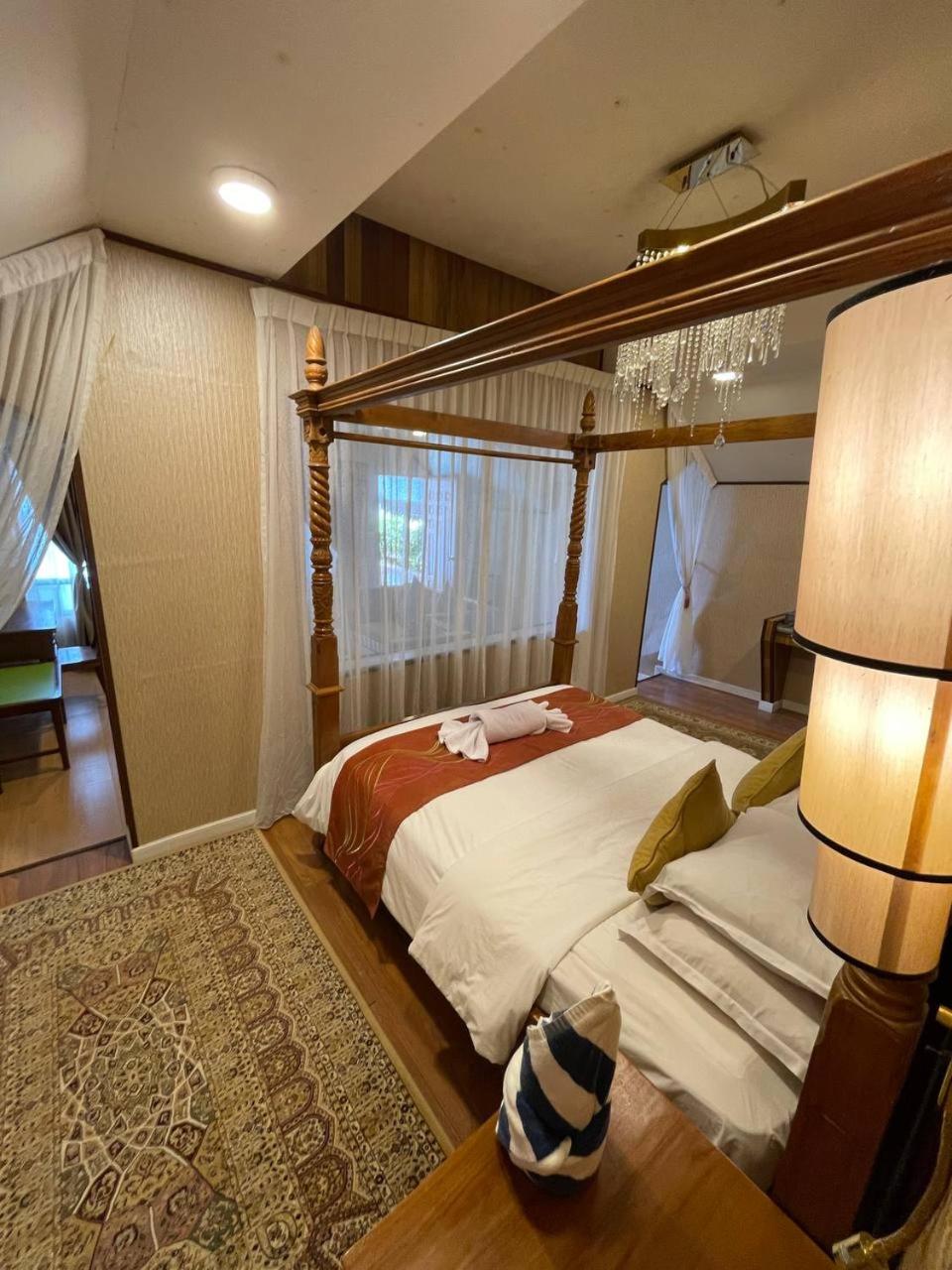Suite With Private Pool photo 3