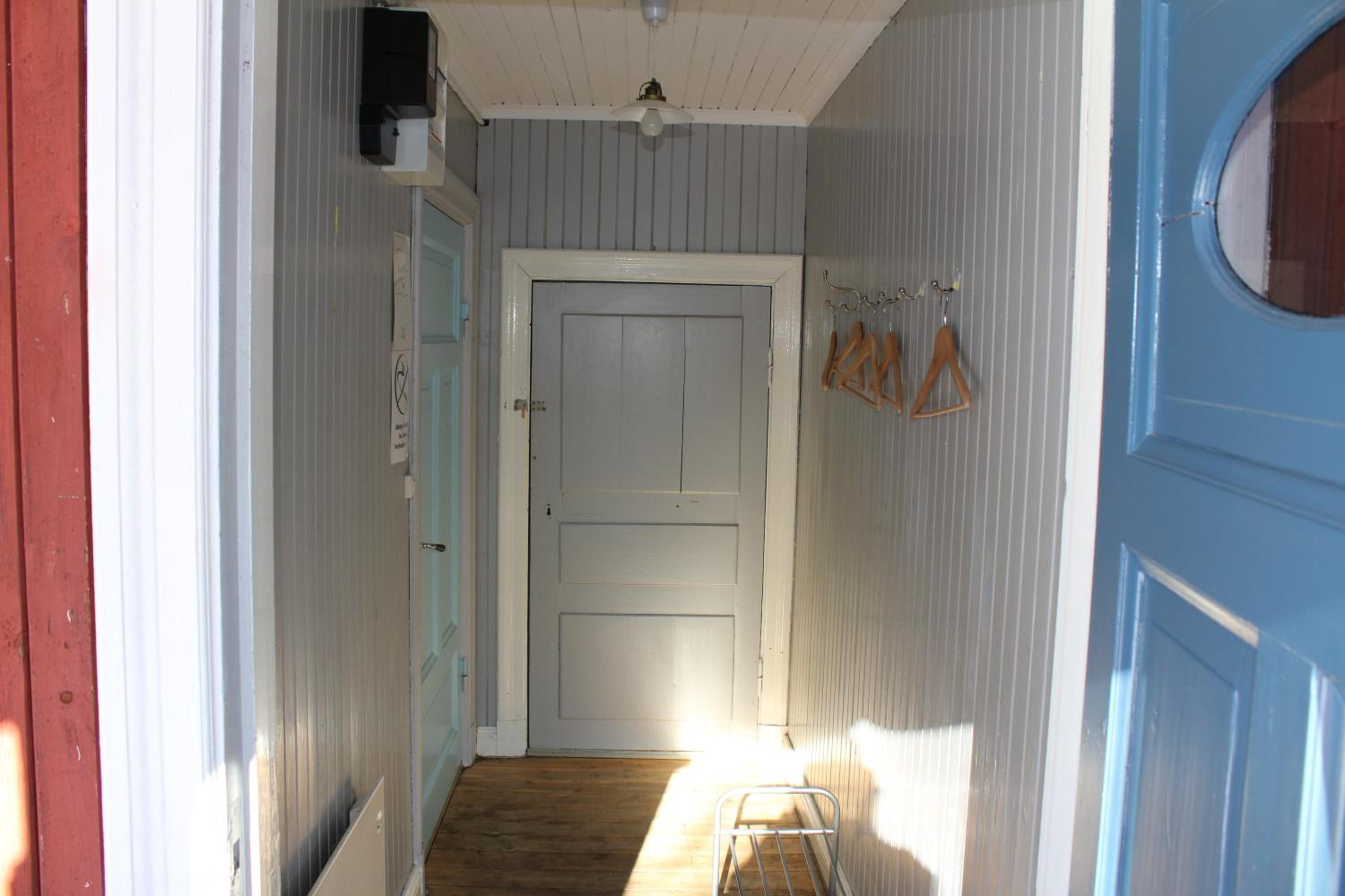 Two-Bedroom Apartment (5 Adults) - Photo 6