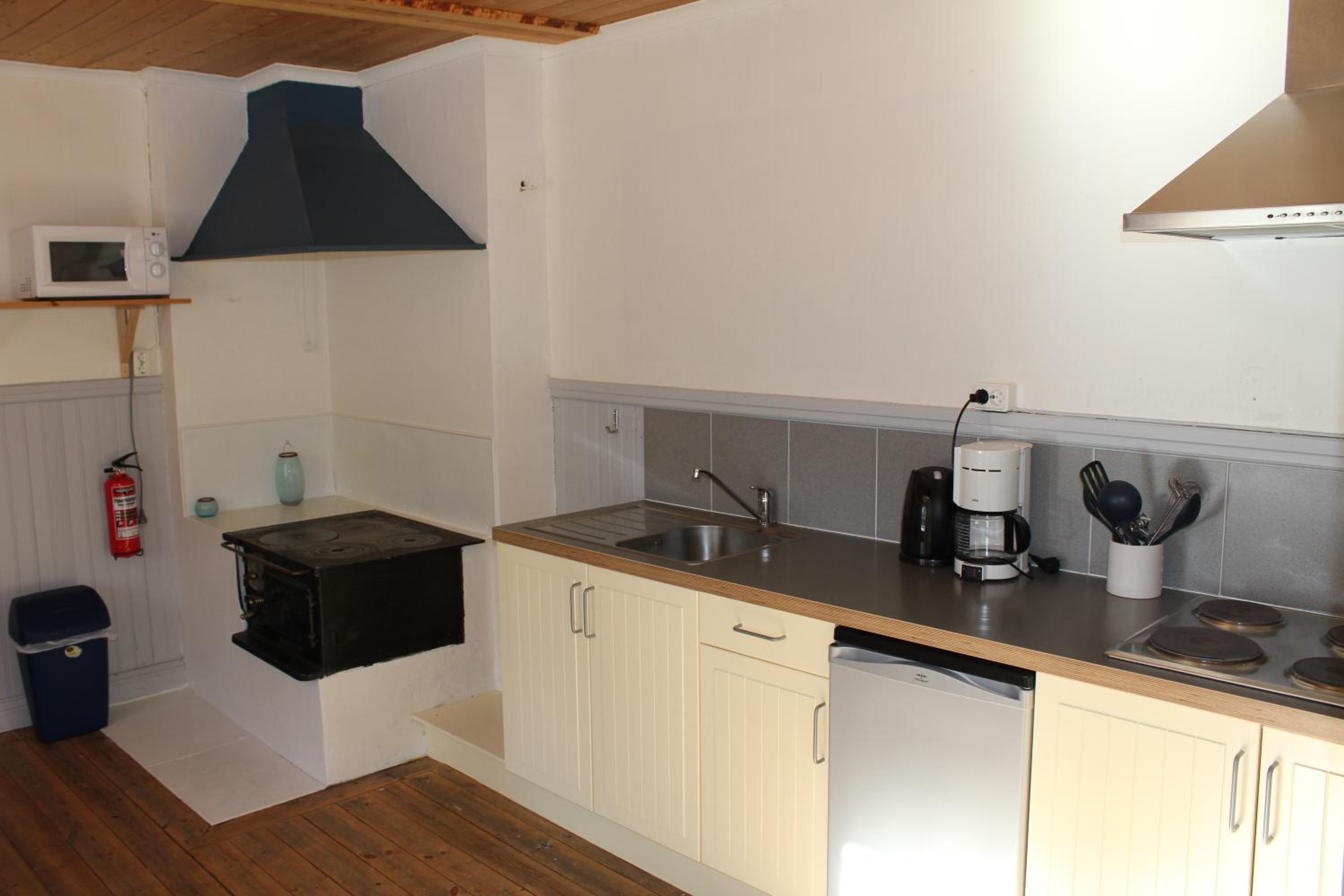 Two-Bedroom Apartment (5 Adults) - Photo 11