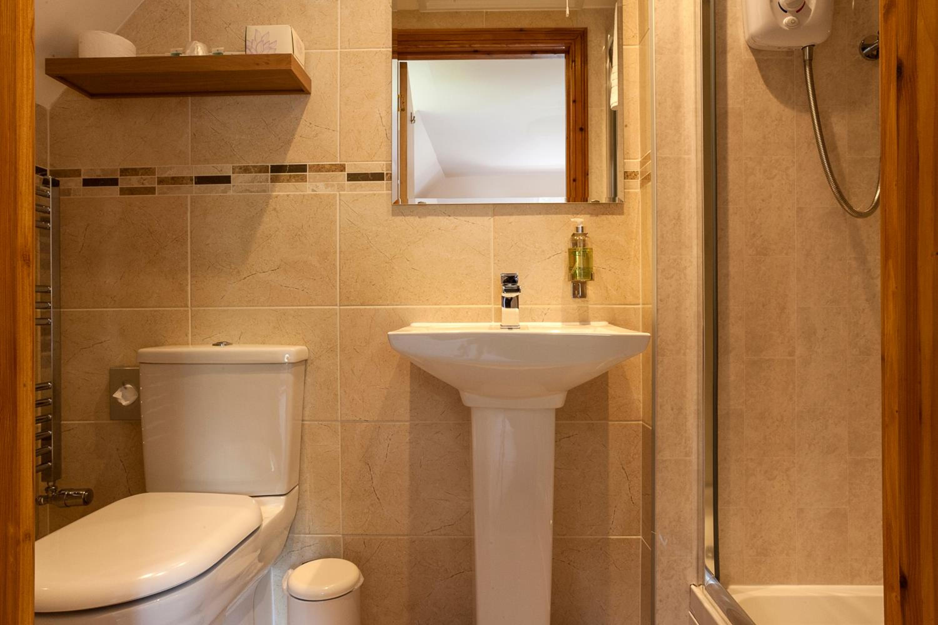 Double Room with Shower photo 3