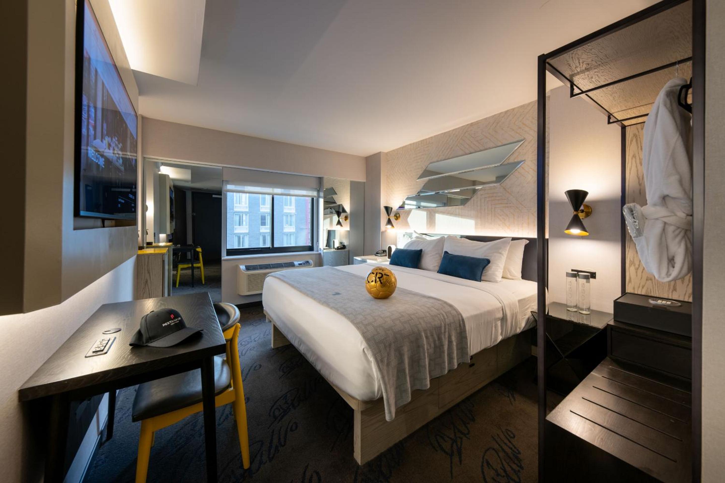 Deluxe King Room