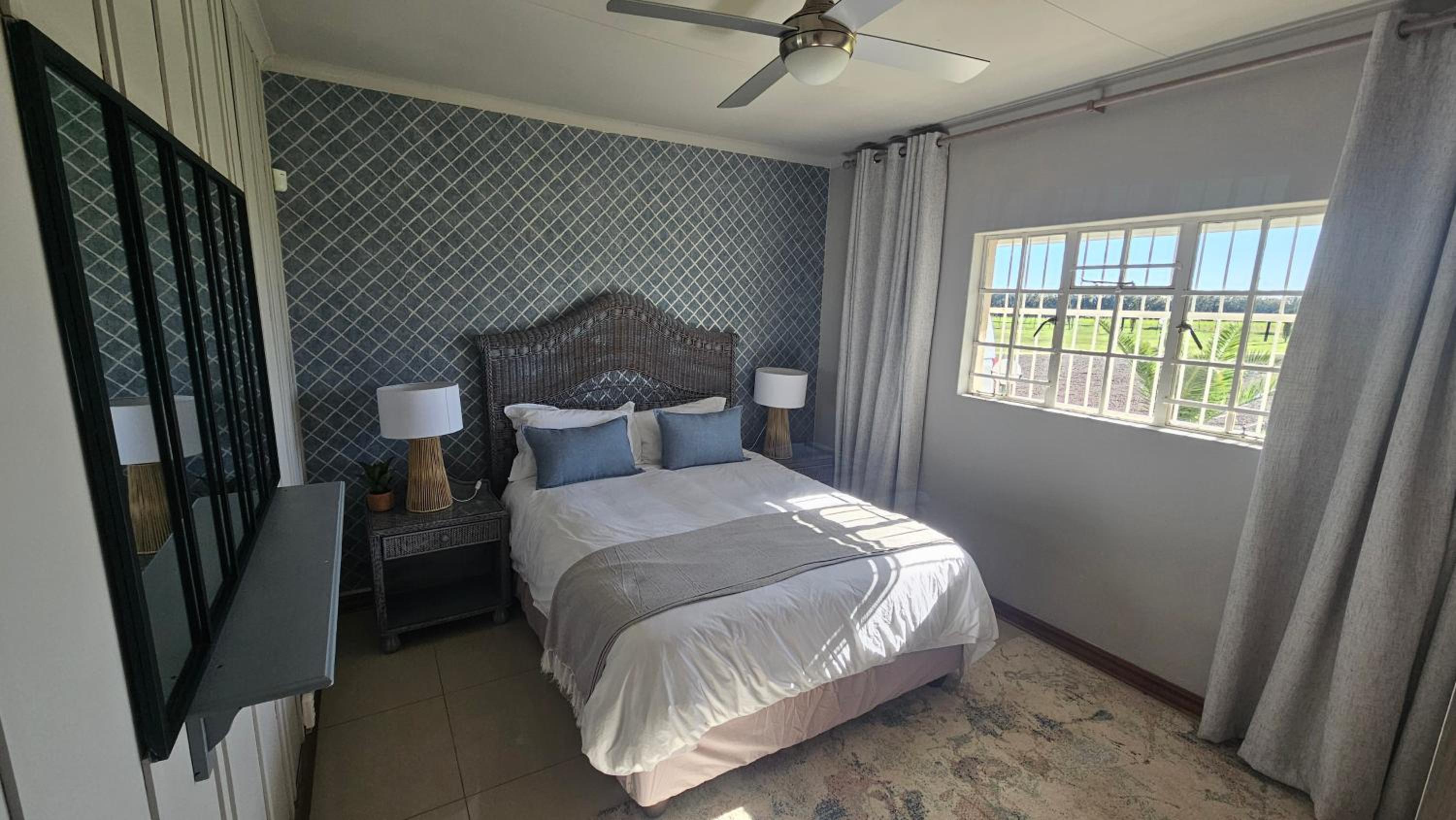 One-Bedroom House photo 1