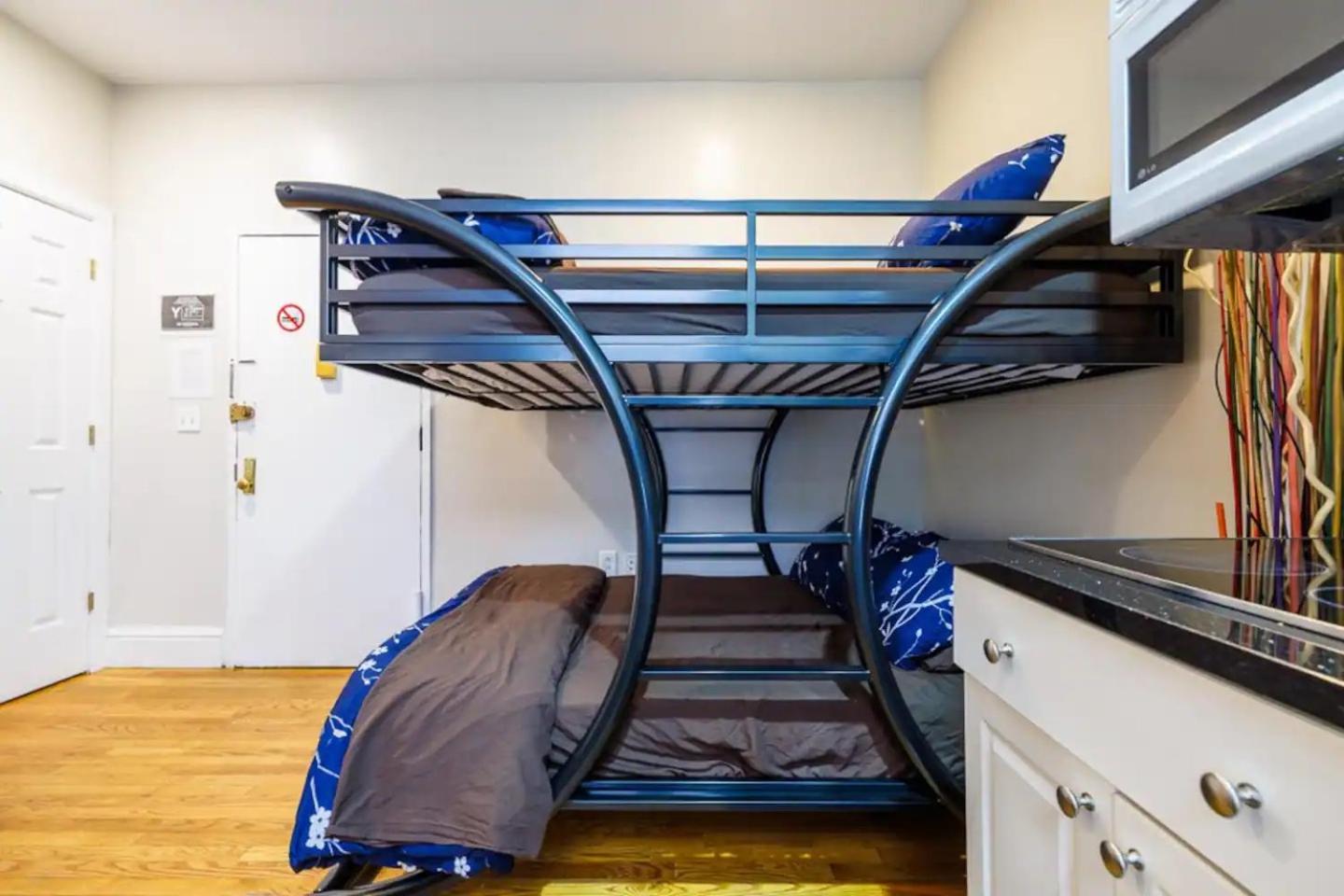 Studio Apartment photo 1