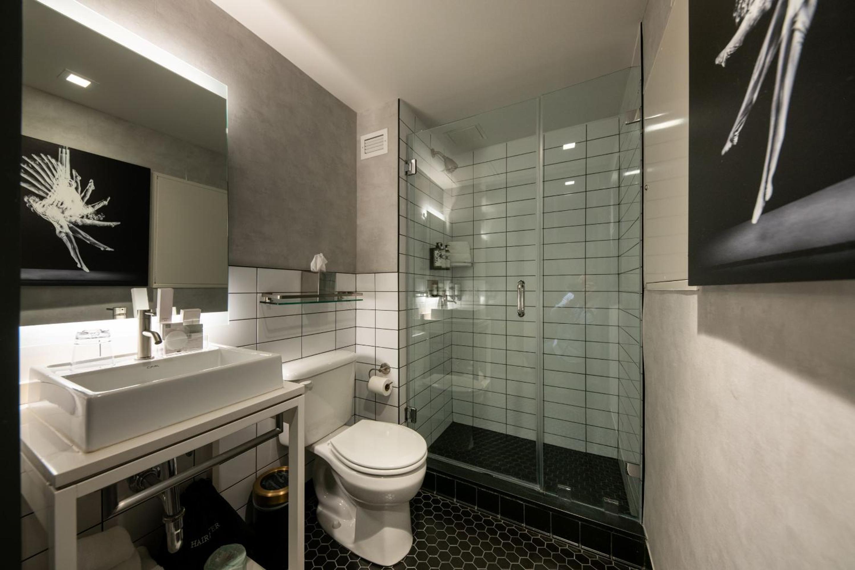 Superior King High Floor Room thumbnail 5