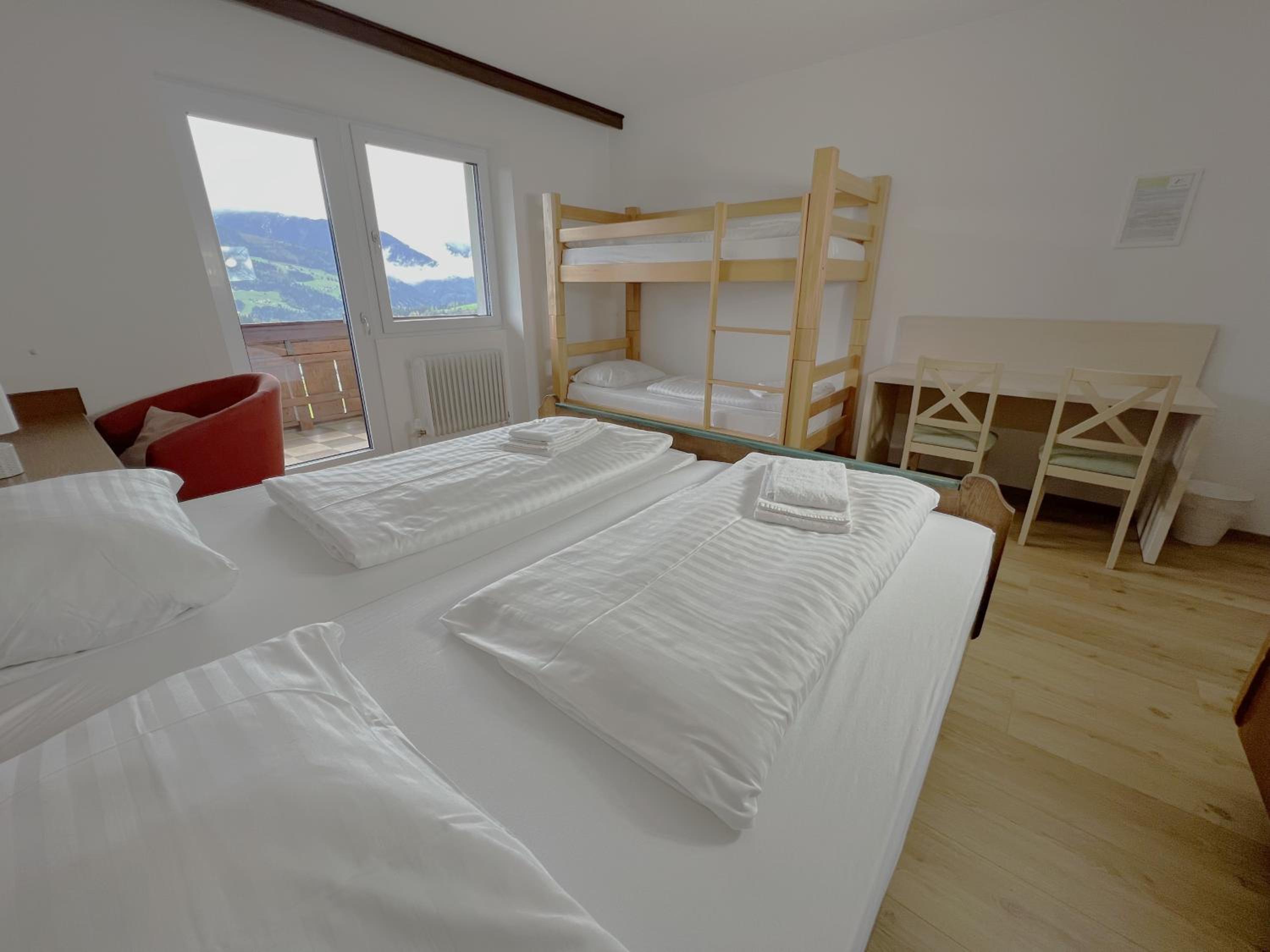5-Bed Room photo 1
