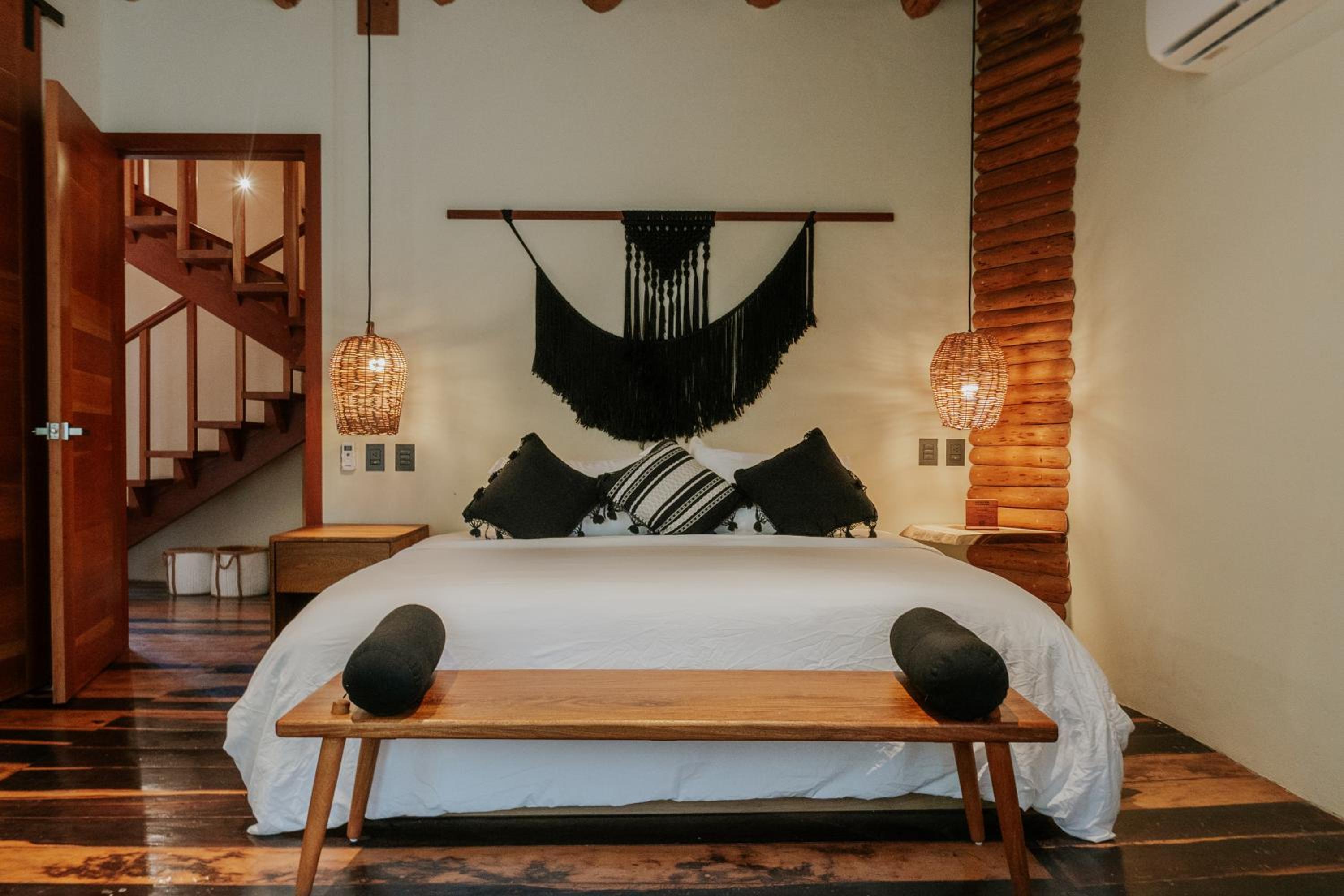 Superior Suite - Photo 5