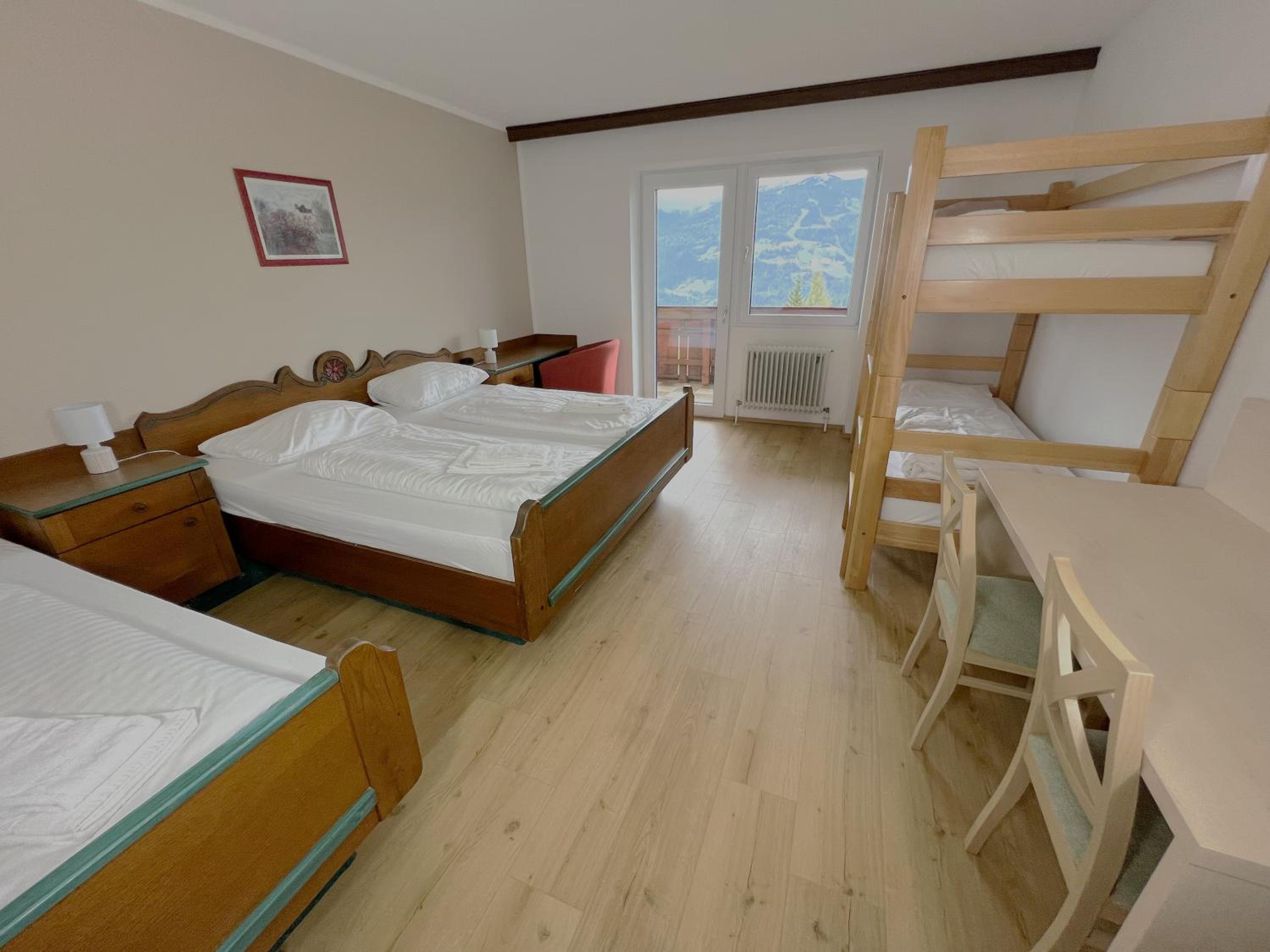 5-Bed Room photo 3