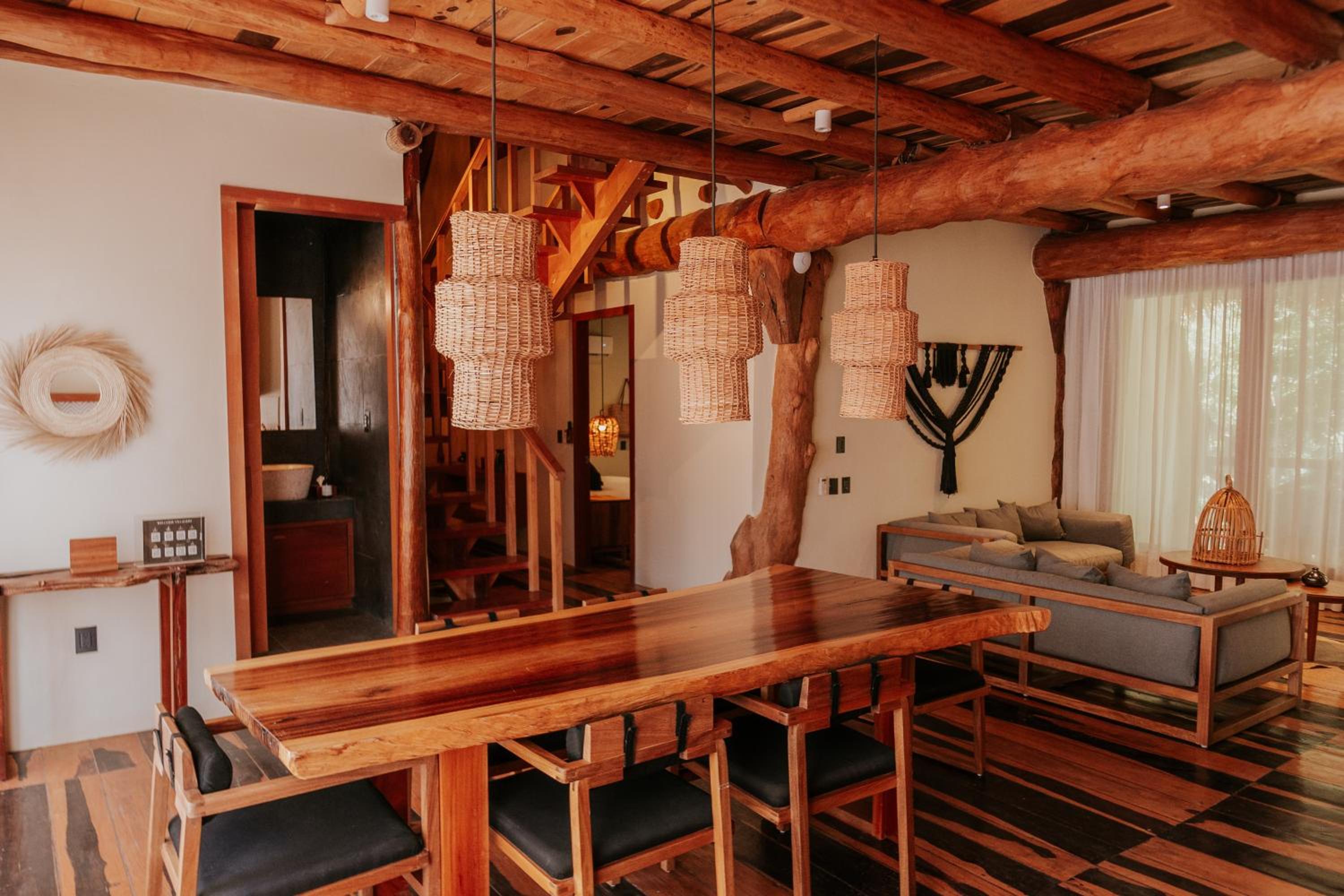 Superior Suite - Photo 13