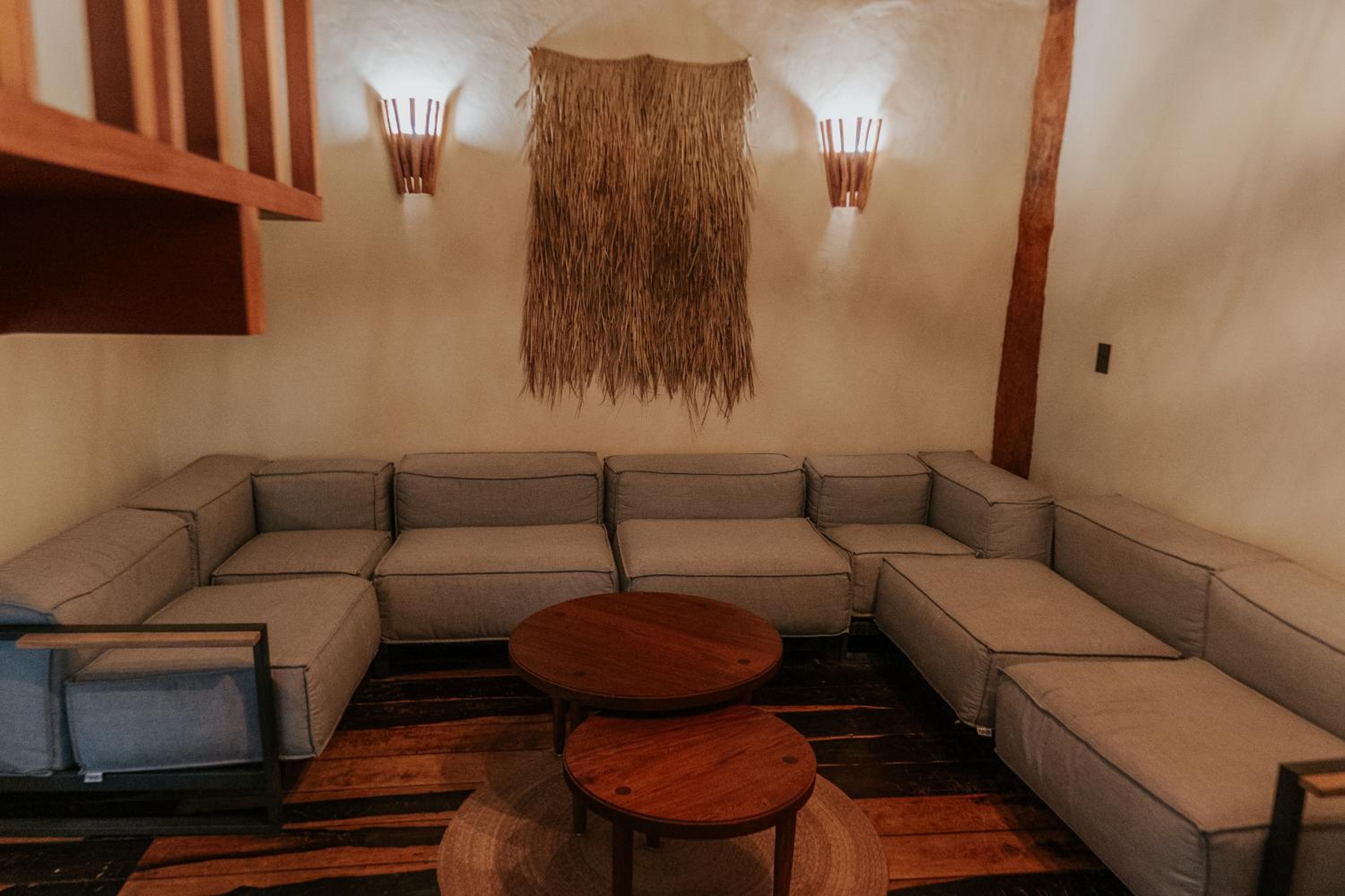 Superior Suite - Photo 9