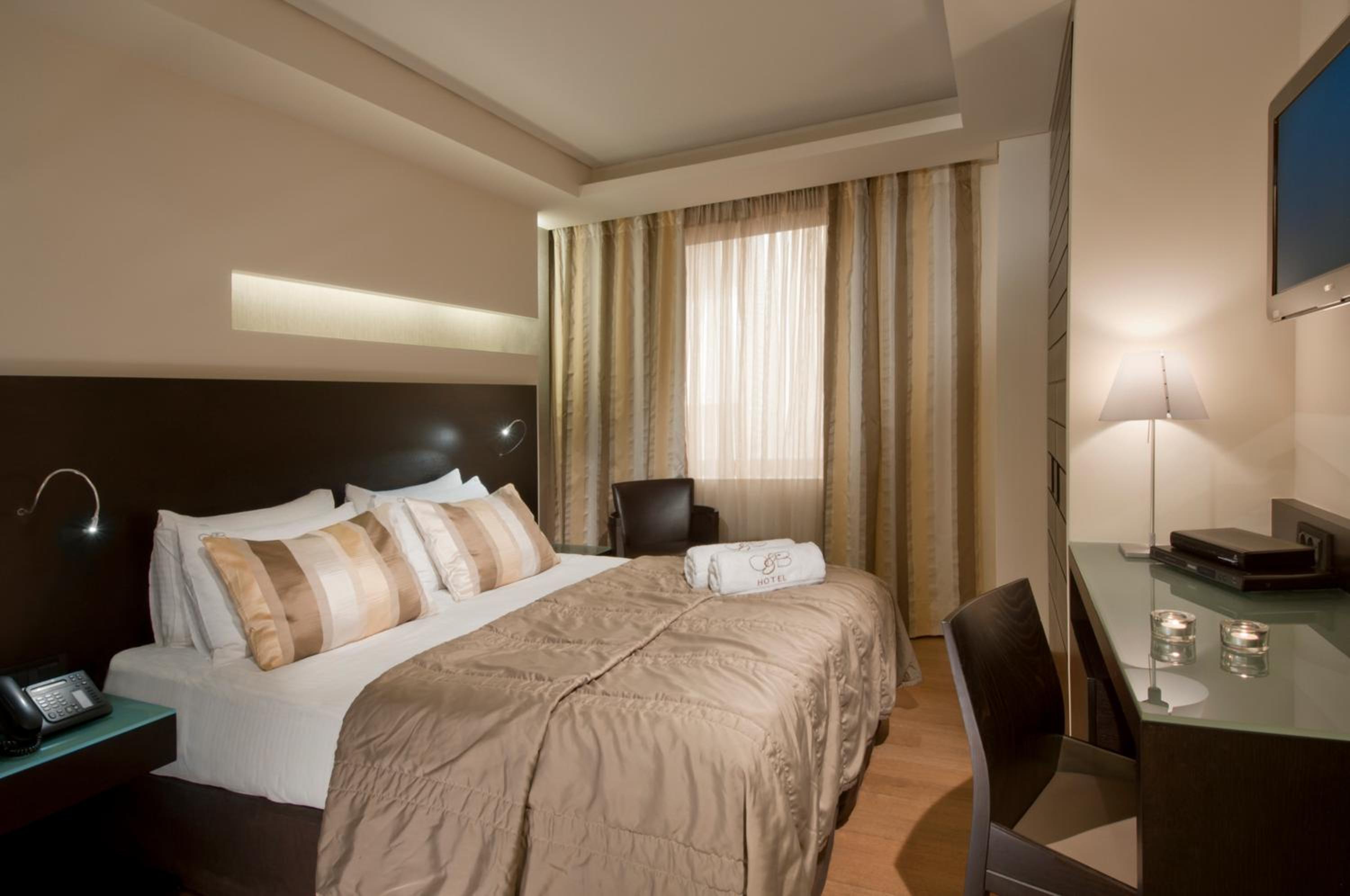 Standard Double or Twin Room thumbnail 6