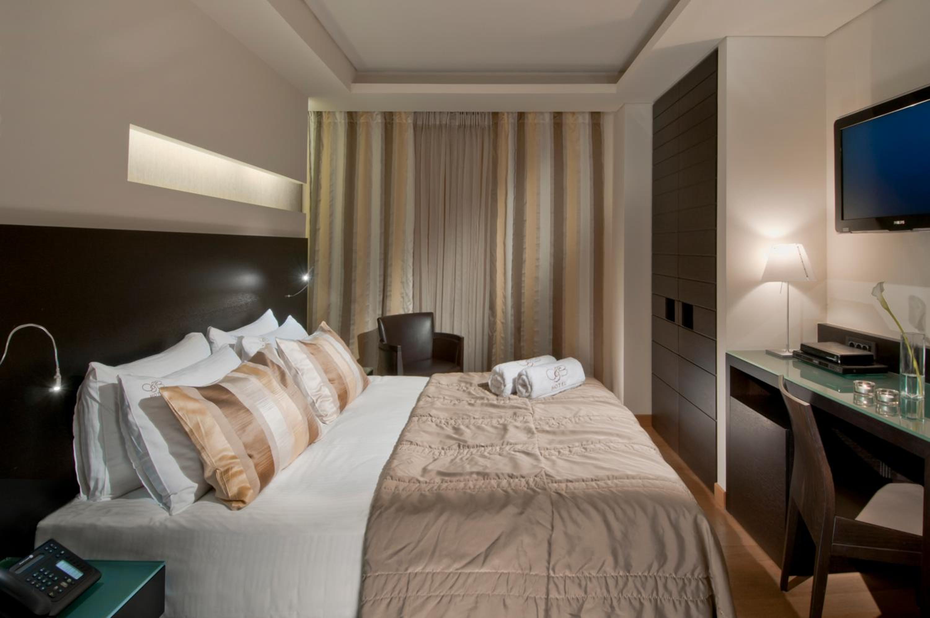 Standard Double or Twin Room thumbnail 5