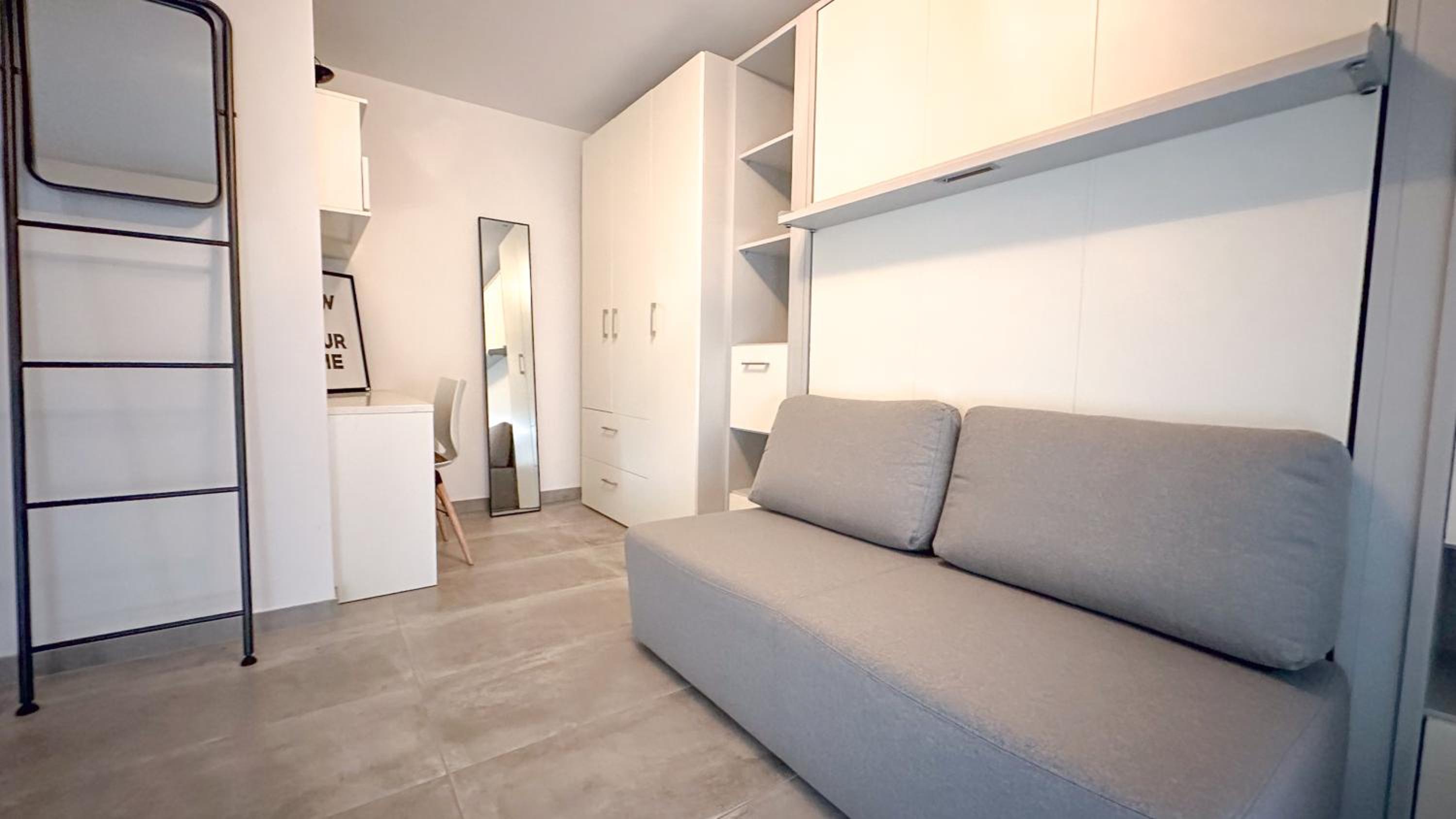 One-Bedroom Apartment with Balcony photo 2