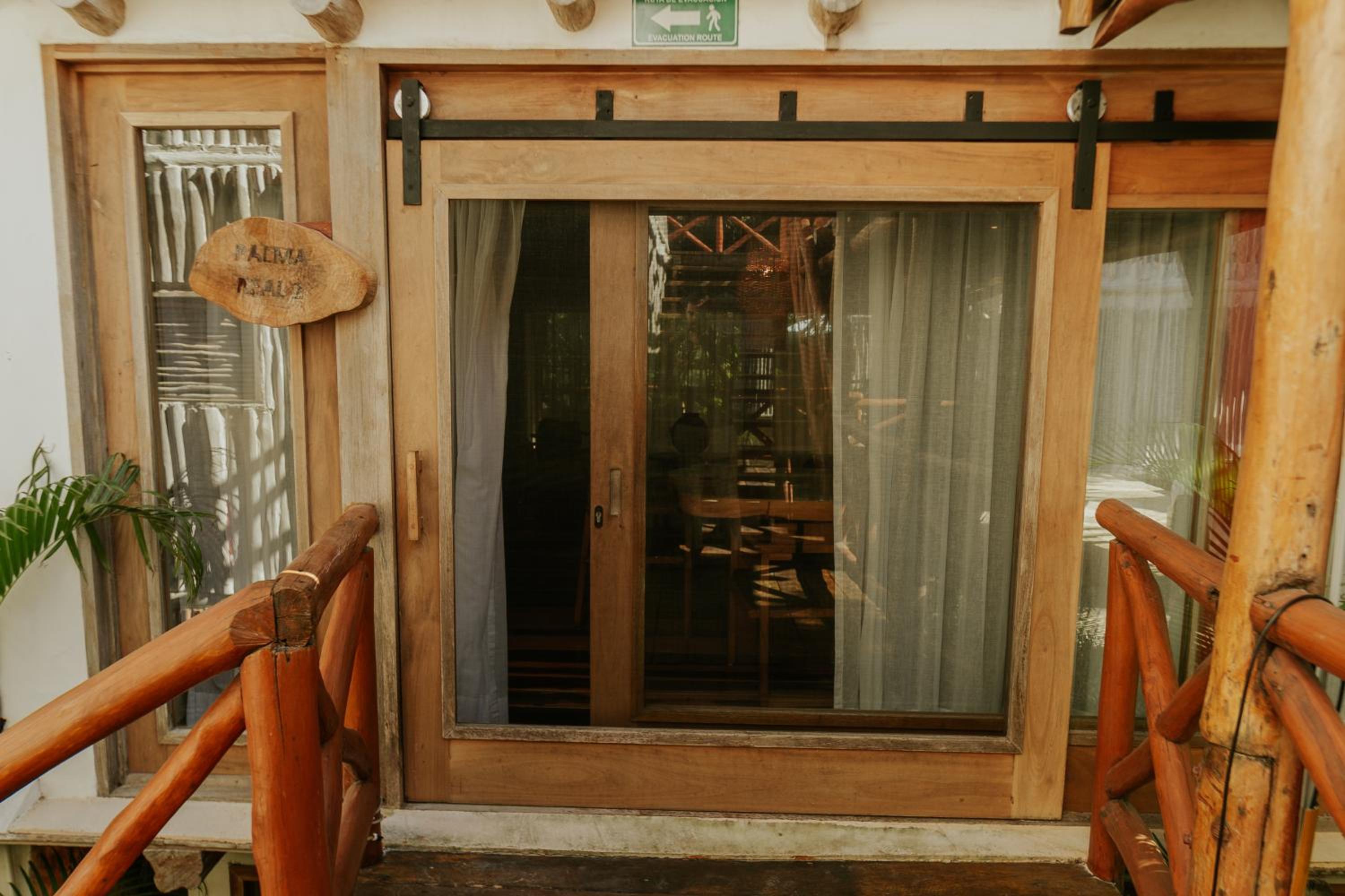 Deluxe Suite - Photo 17