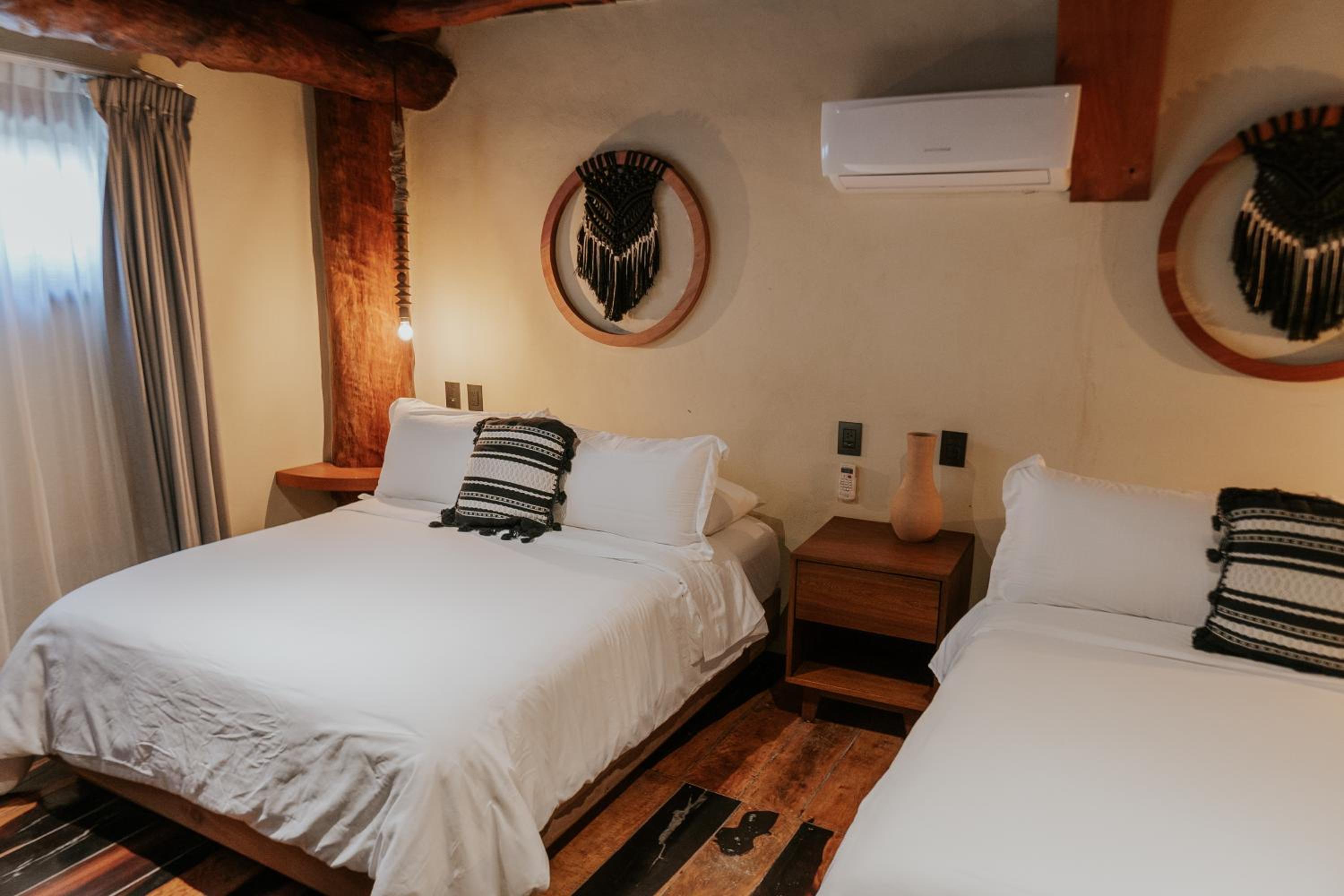 Deluxe Suite - Photo 3