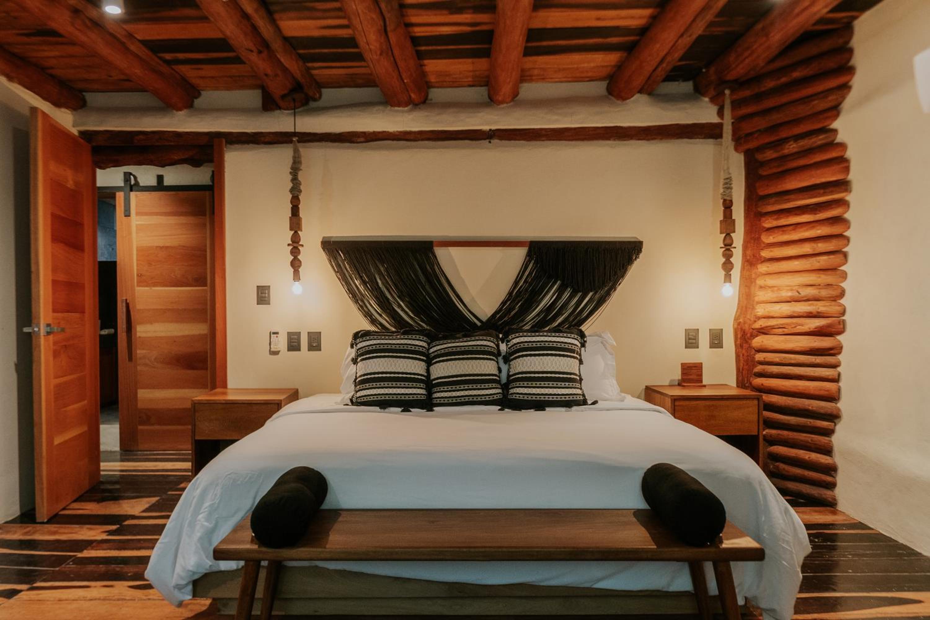Deluxe Suite - Photo 4