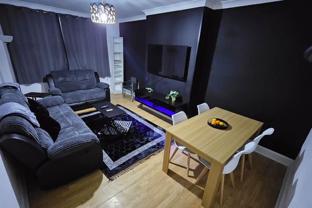 Two-Bedroom Apartment photo 3