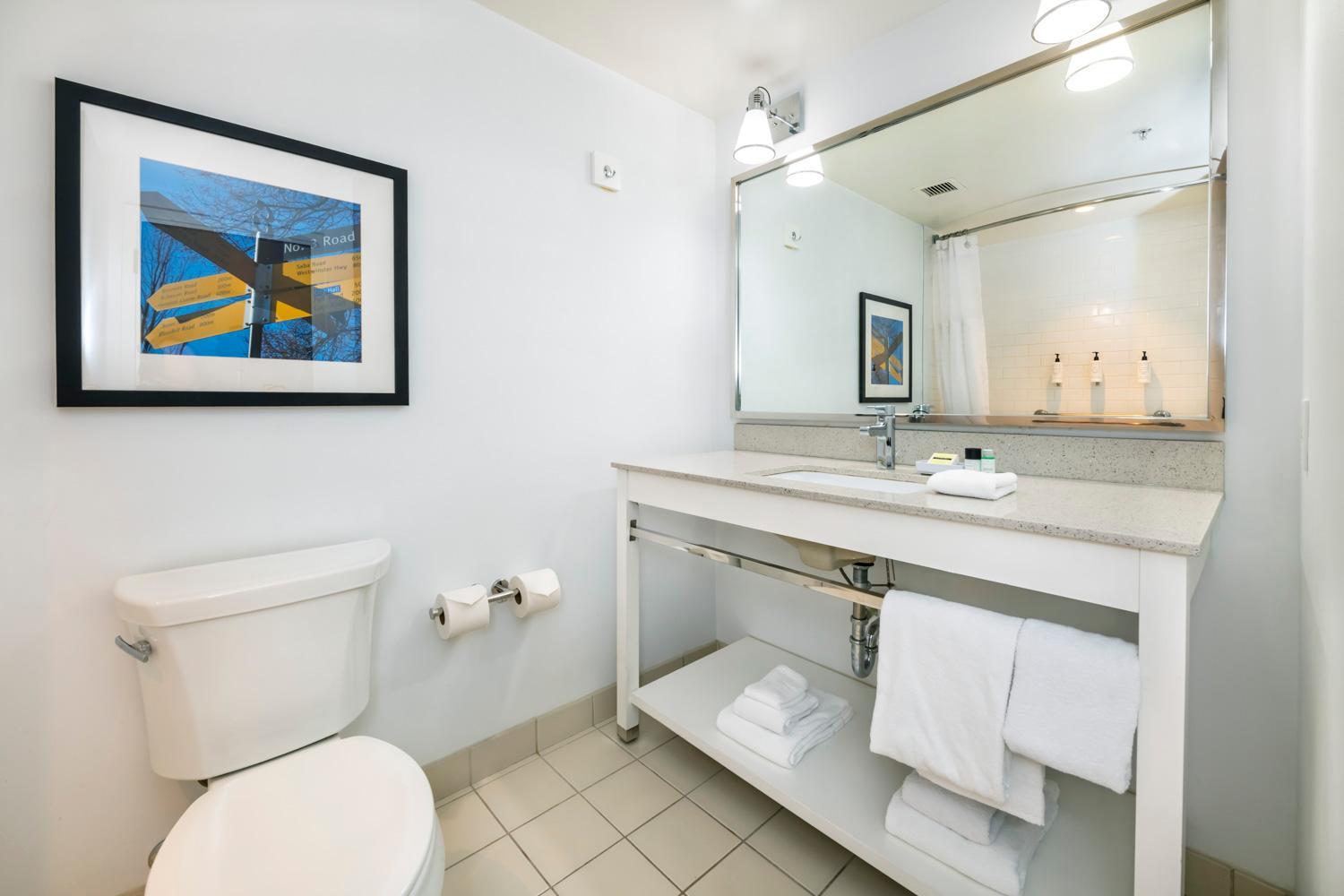 Deluxe Double Room With 2 Double Beds - Non Smoking photo 2