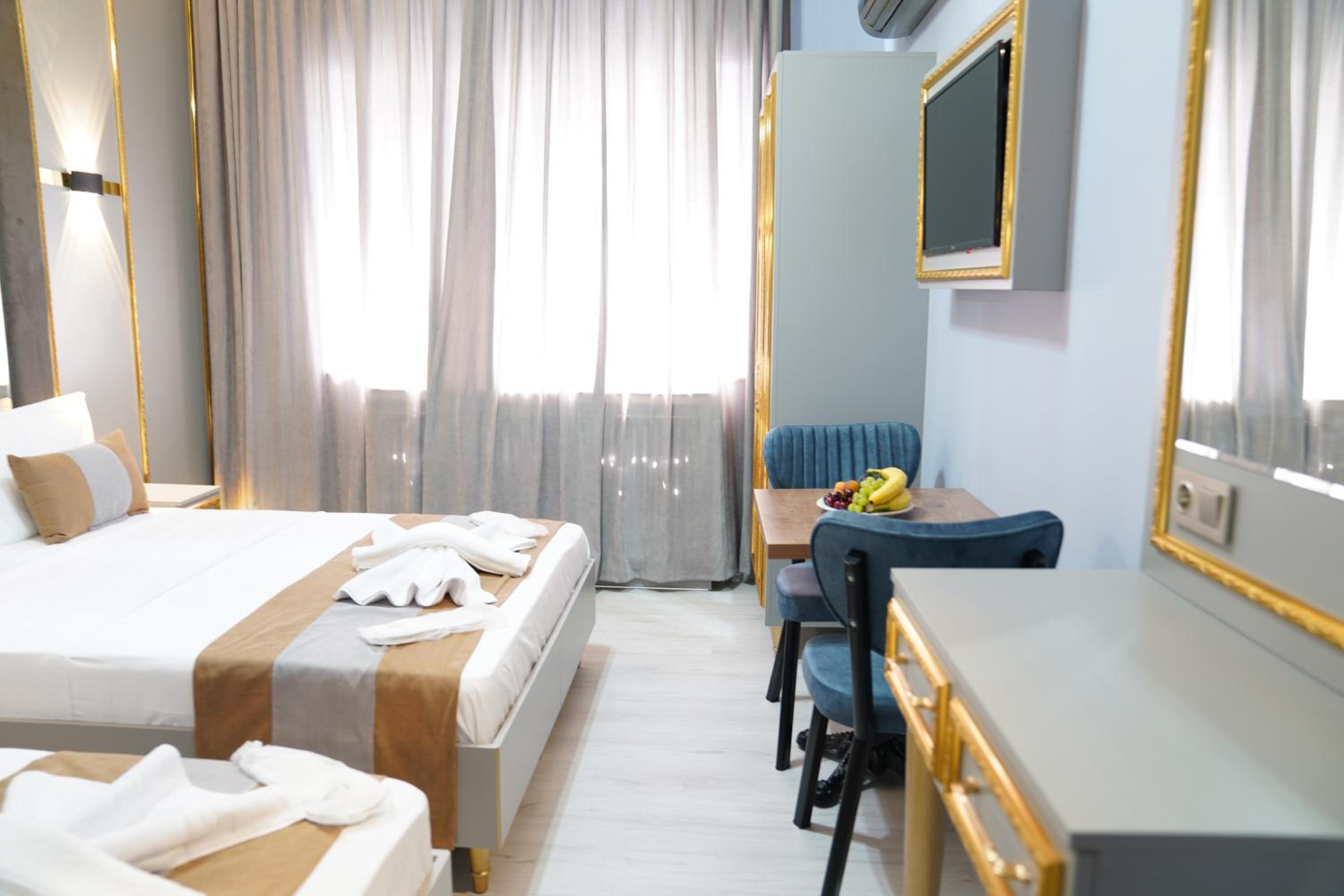 Economy Triple Room photo 1