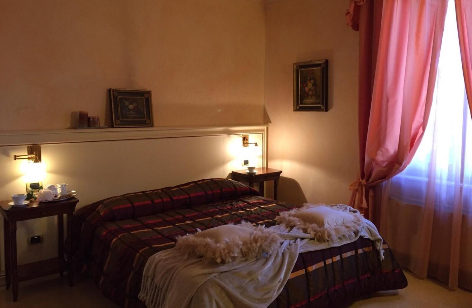 Deluxe Double or Twin Room photo 1