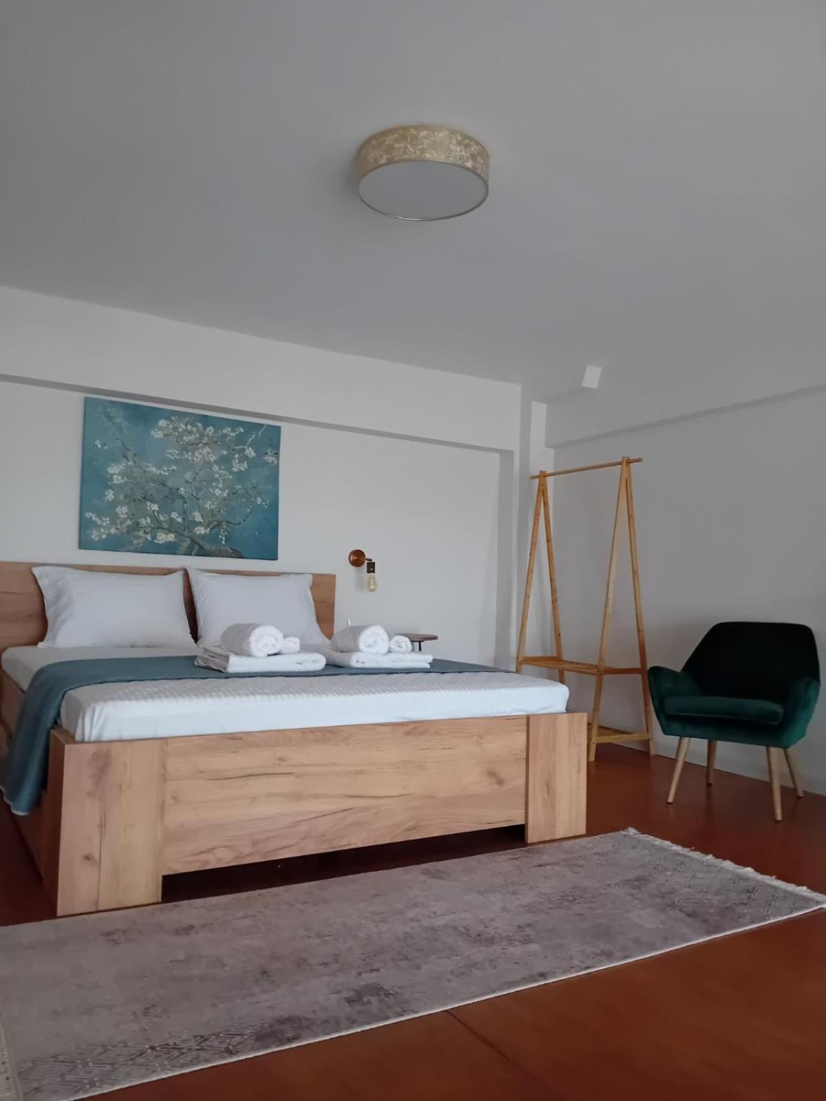 One-Bedroom Apartment photo 2