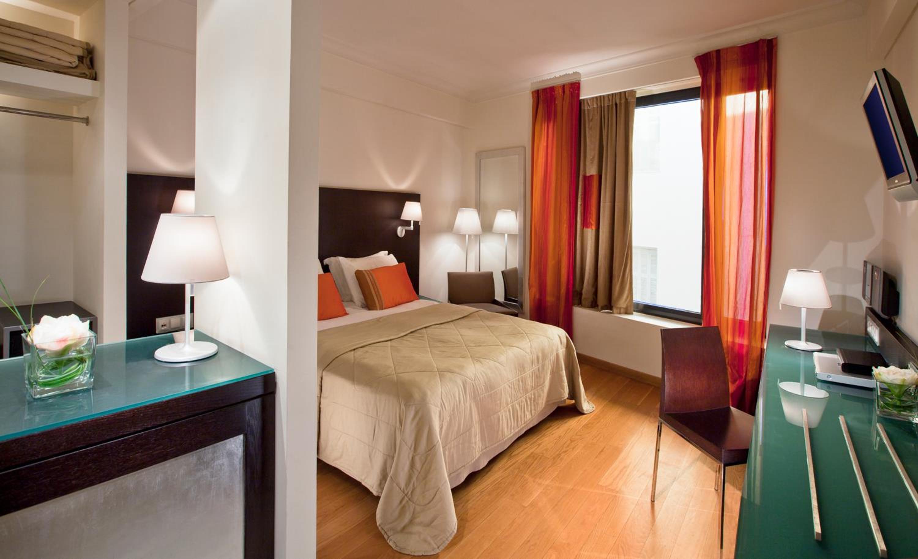 Superior Double or Twin Room thumbnail 6