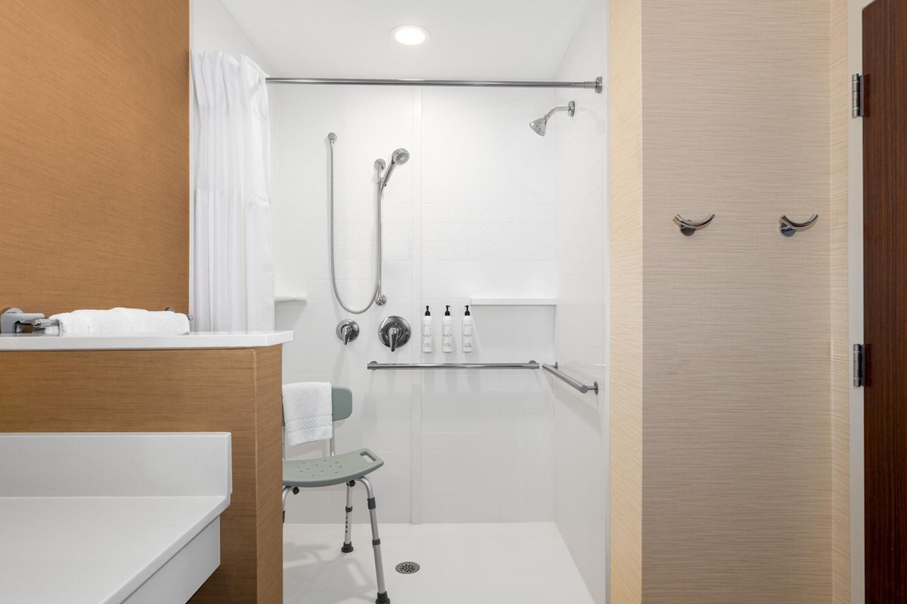 King Room with Roll-in Shower - Mobility and Hearing Accessible