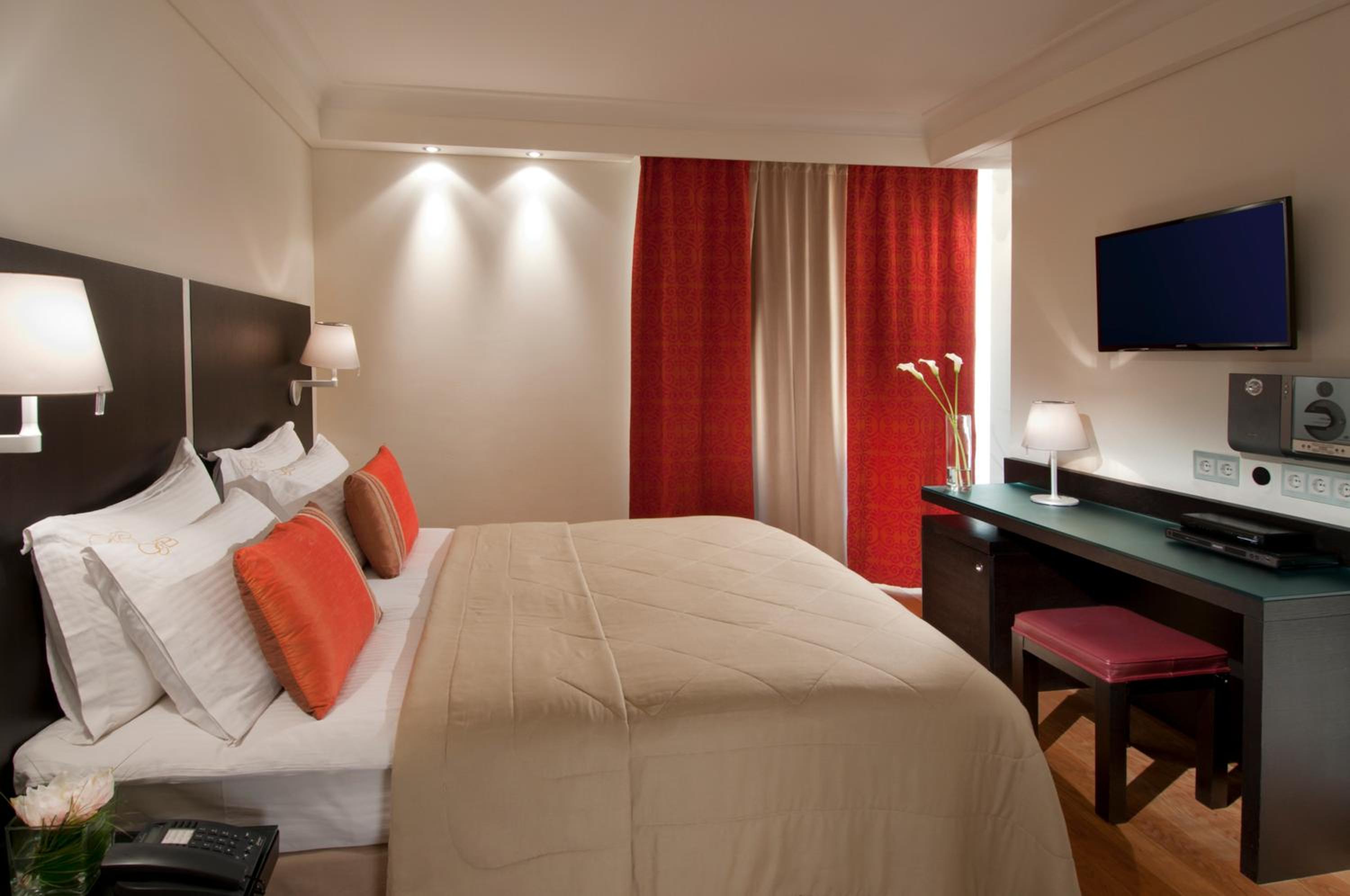 Thisio Double Room thumbnail 5