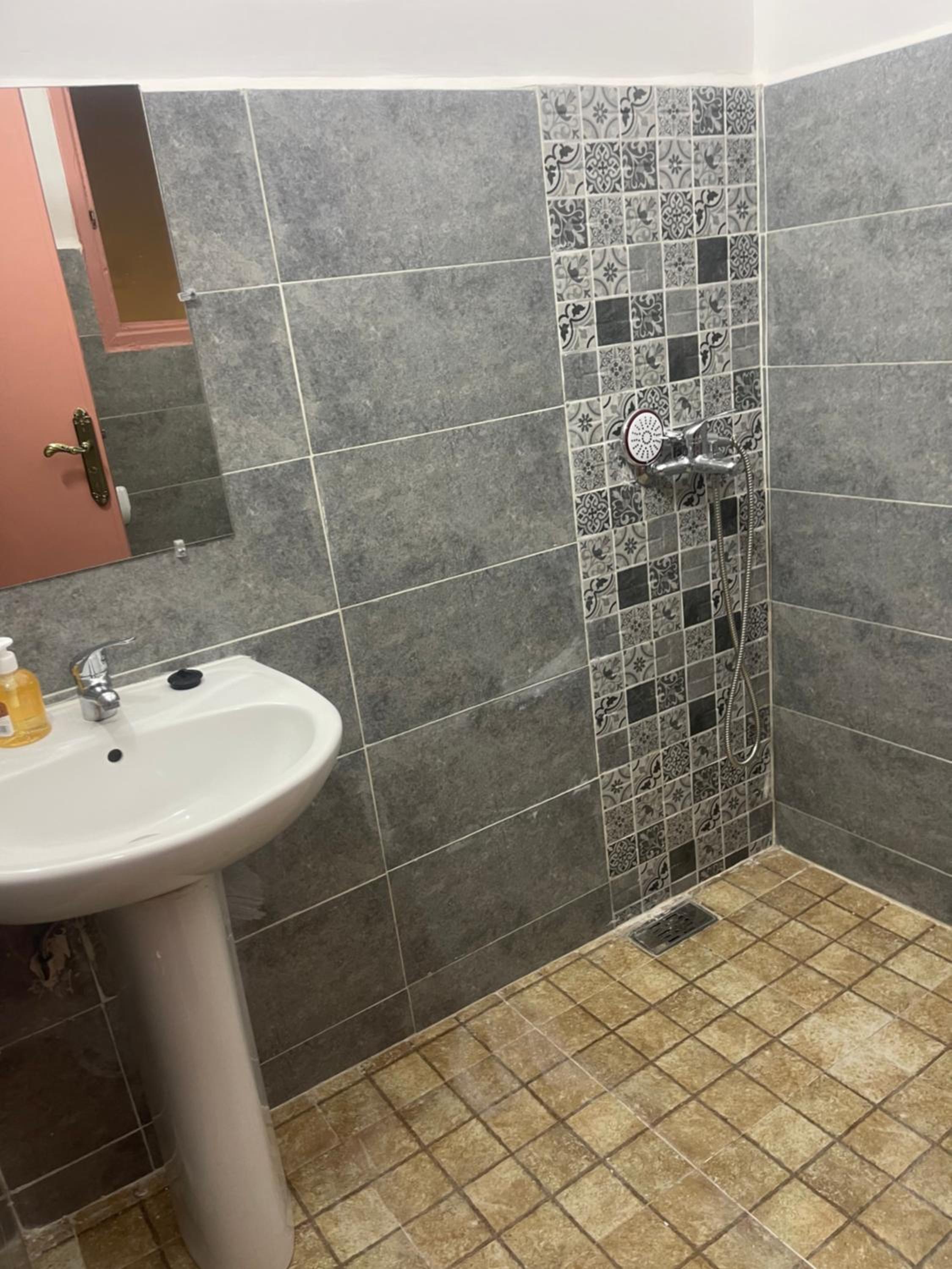 Single Room with Private Bathroom photo 1