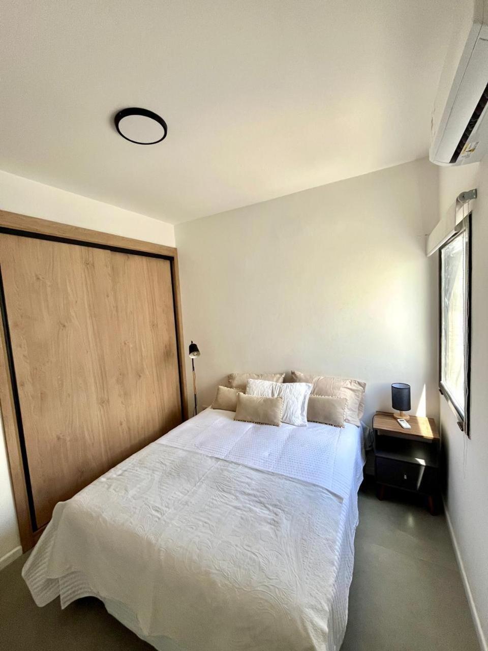 One-Bedroom Apartment - Non-Smoking photo 3