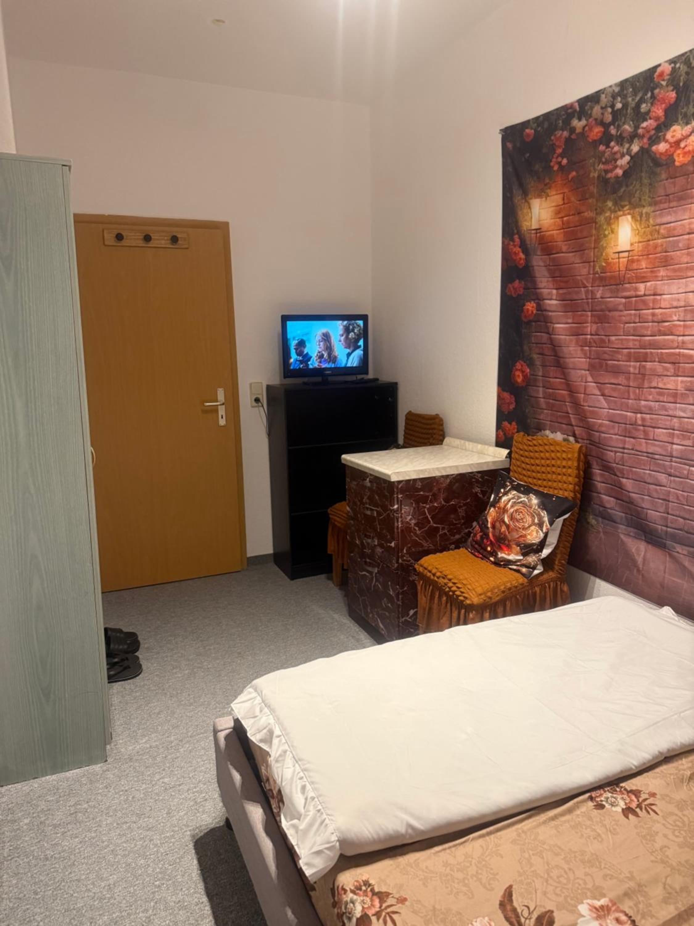 Small Double Room photo 1