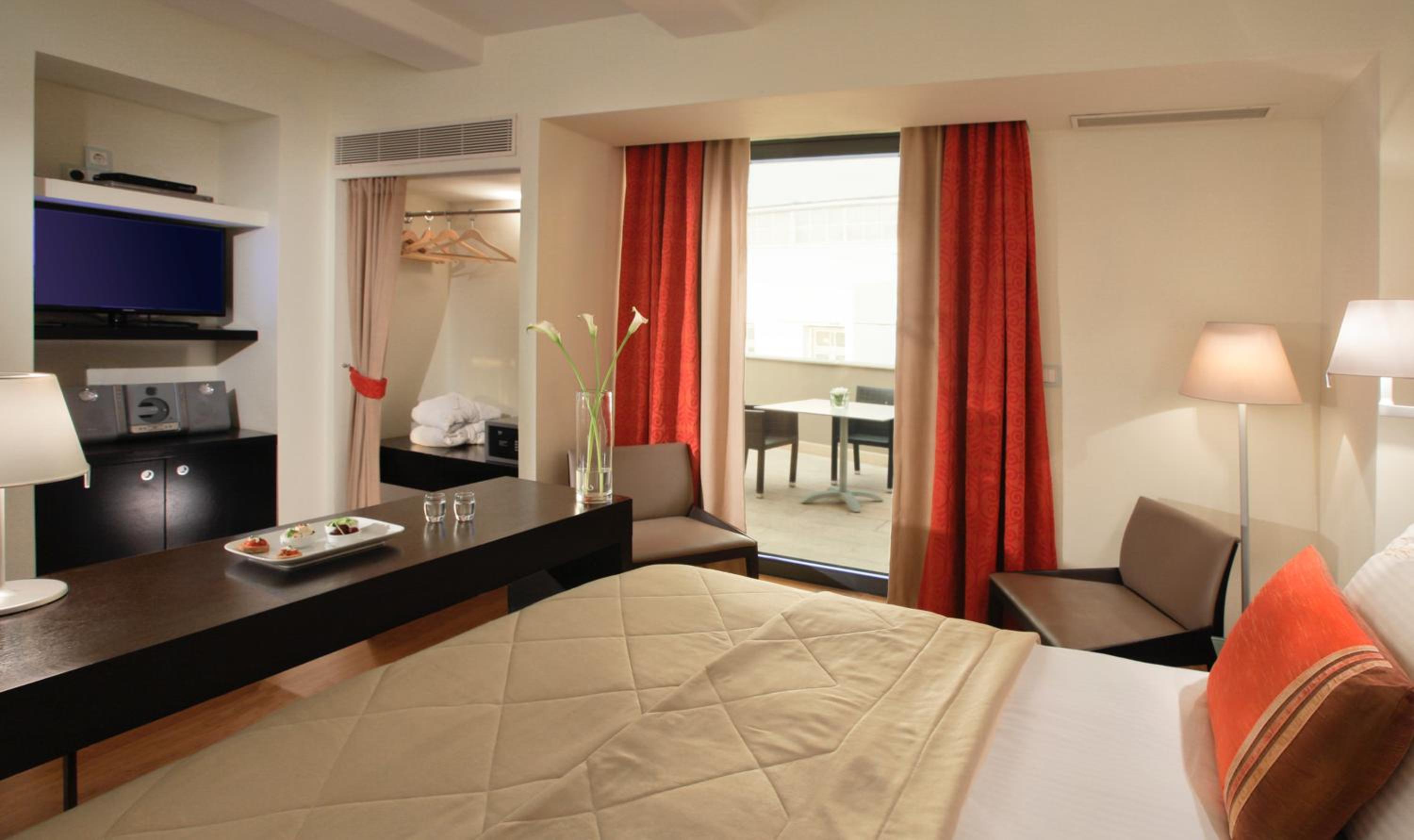 Petite Suite with Private Terrace