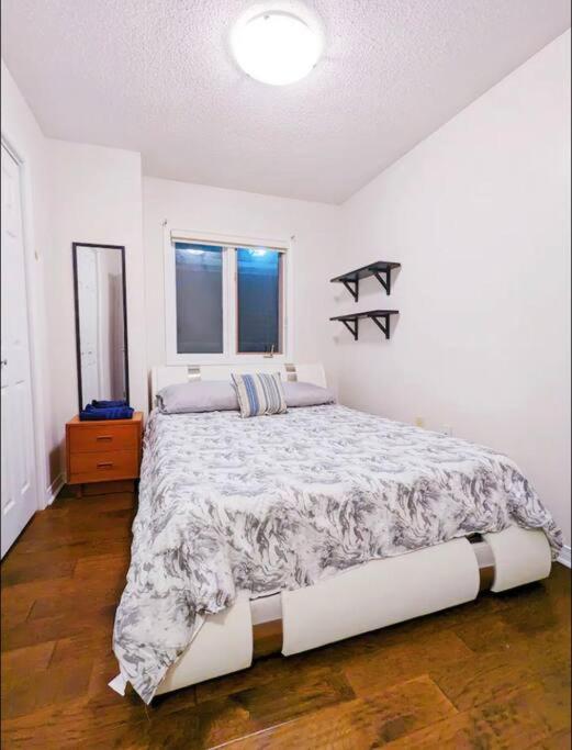 Three-Bedroom Apartment photo 1
