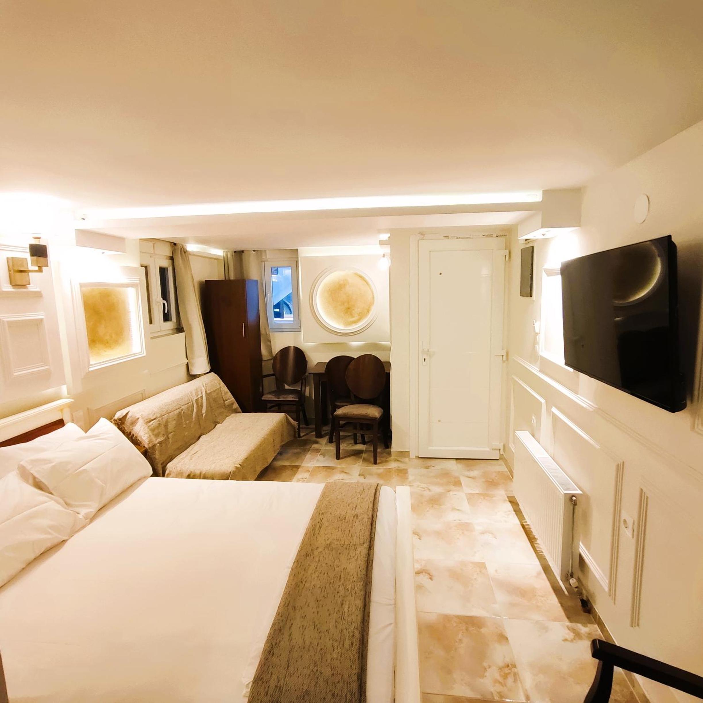 Deluxe Suite photo 2