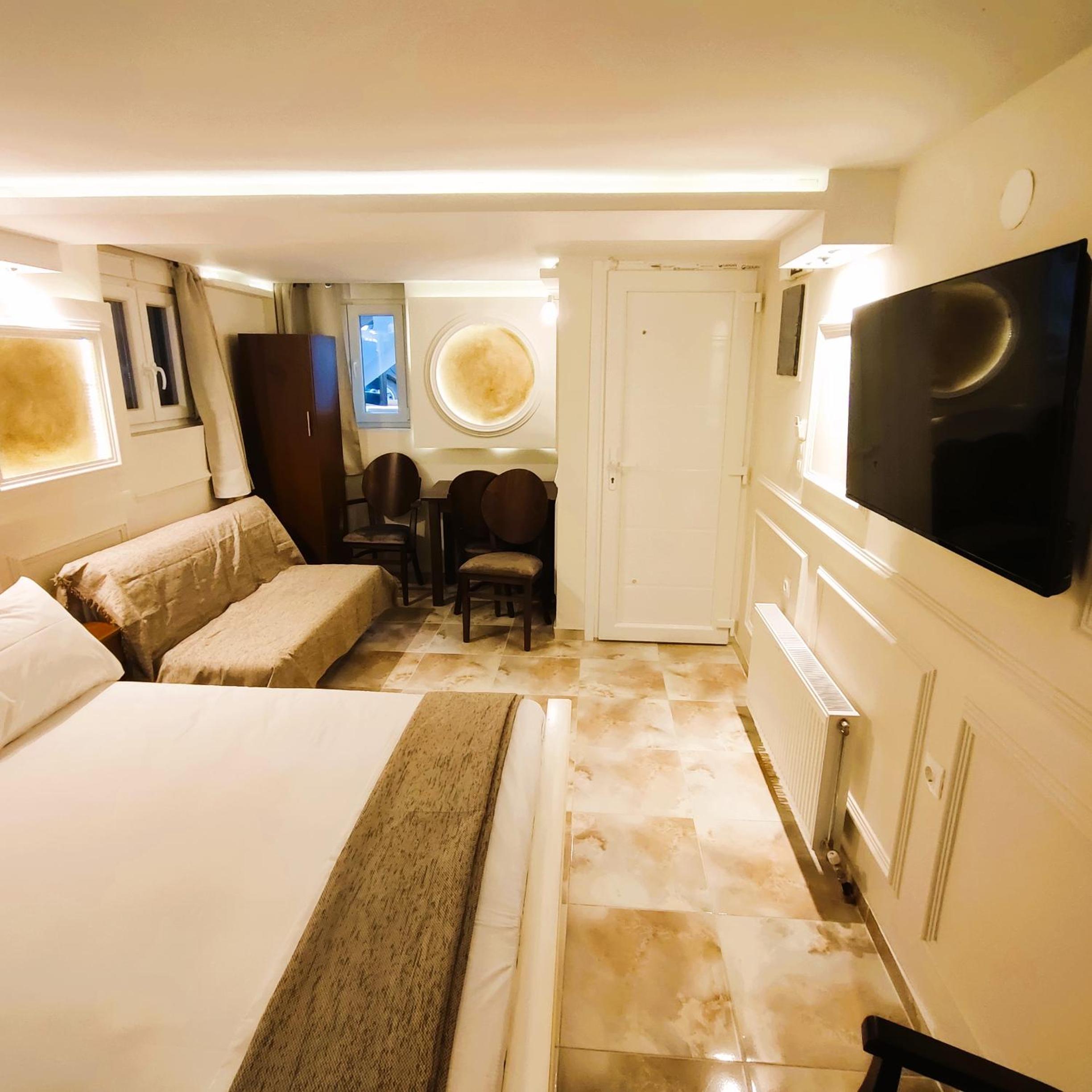 Deluxe Suite photo 3